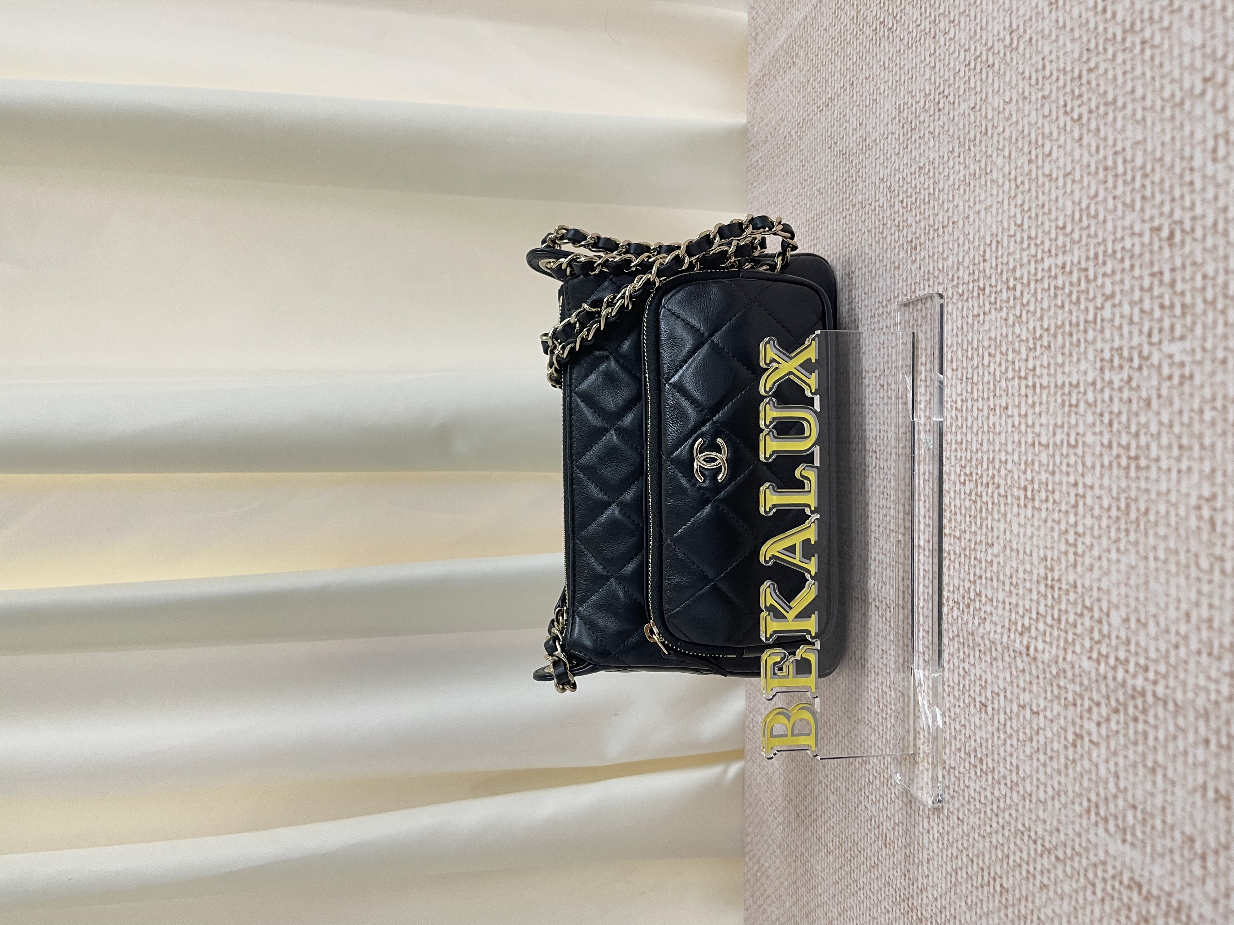 Pre-owned Chanel Camera Bag/ Product Code: 26031310