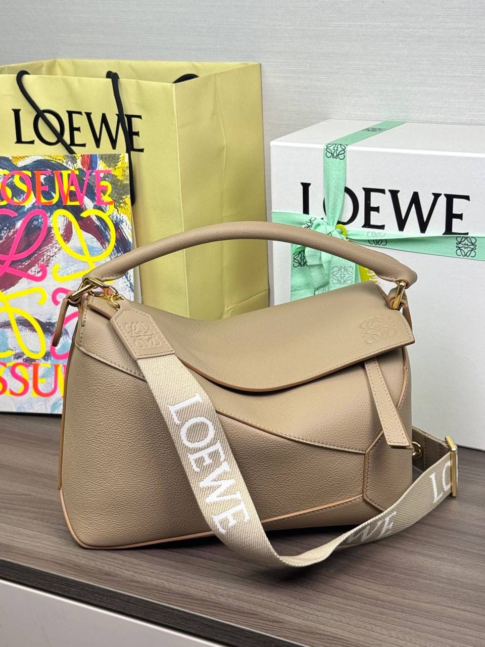 𝐀𝐧𝐚𝐠𝐫𝐚𝐦 刺绣肩带「沙色/新」 👈 全新升级上线♻️ 尺寸:131-4cm（长度可调节） 编码：182323