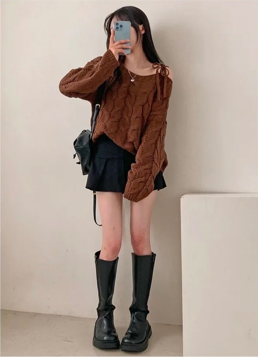 【 女友感滿滿⸝⸝⸝♡🧸立體扭紋麻花～可調節！雙綁帶微傘線料針織兩穿上衣🤎 】 Day Dream Ribbon Twist 2-way Top(四色入)