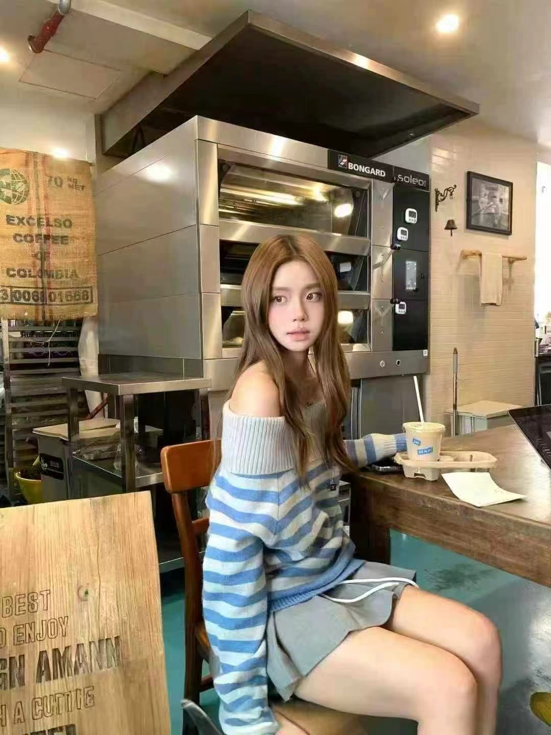 4424 学院风线条一字肩毛衣