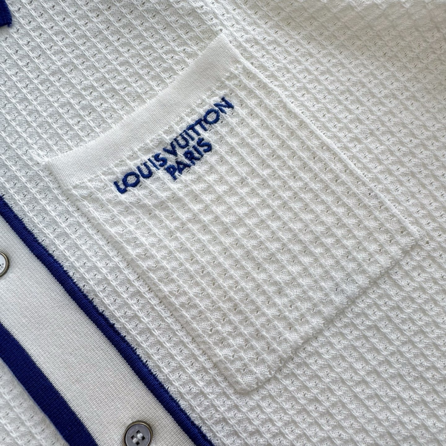 0525 L**V Waffle Signature Short-Sleeved Shirt 蜂巢紋翻領短袖襯衫⭕原單⭕
