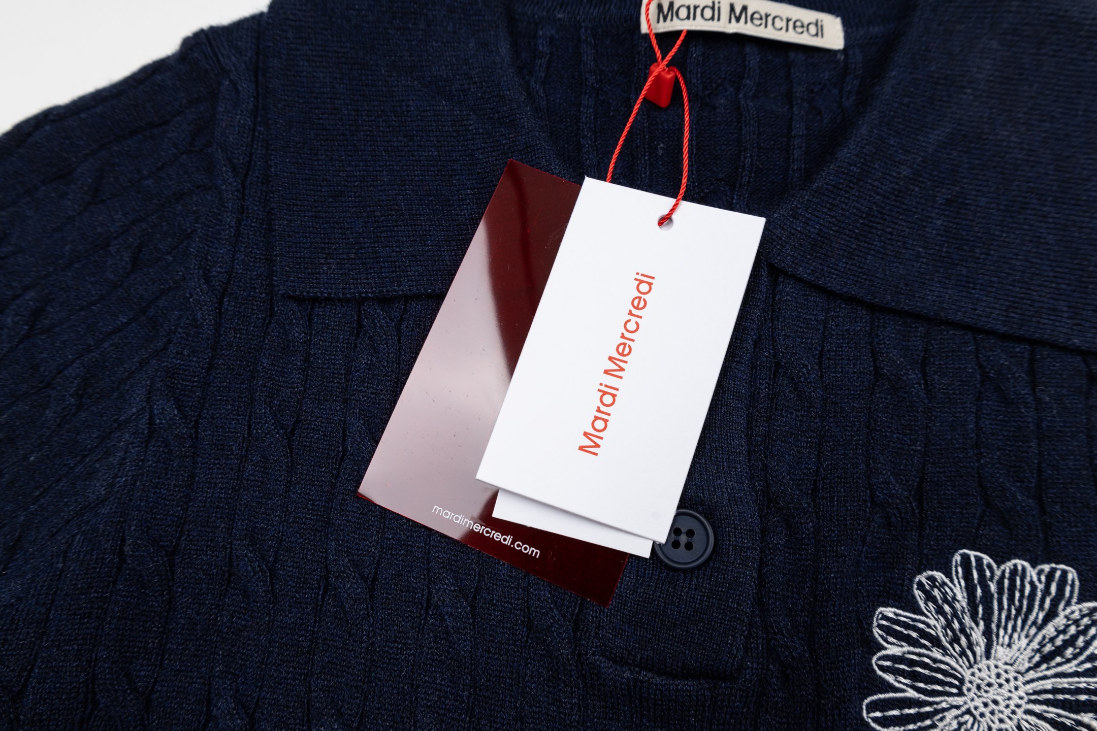 Mardi Mercredi Flower Embroidery Cable Short Sleeve Knit