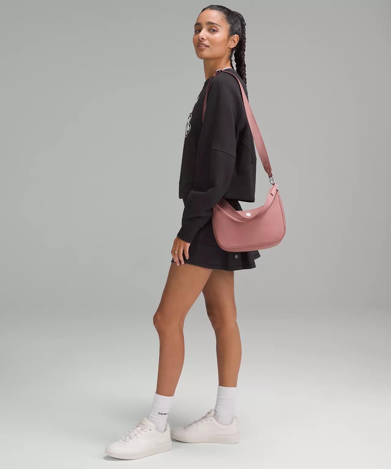 $148隻。2隻起$140隻。lulu Adjustable Mini Shoulder Bag