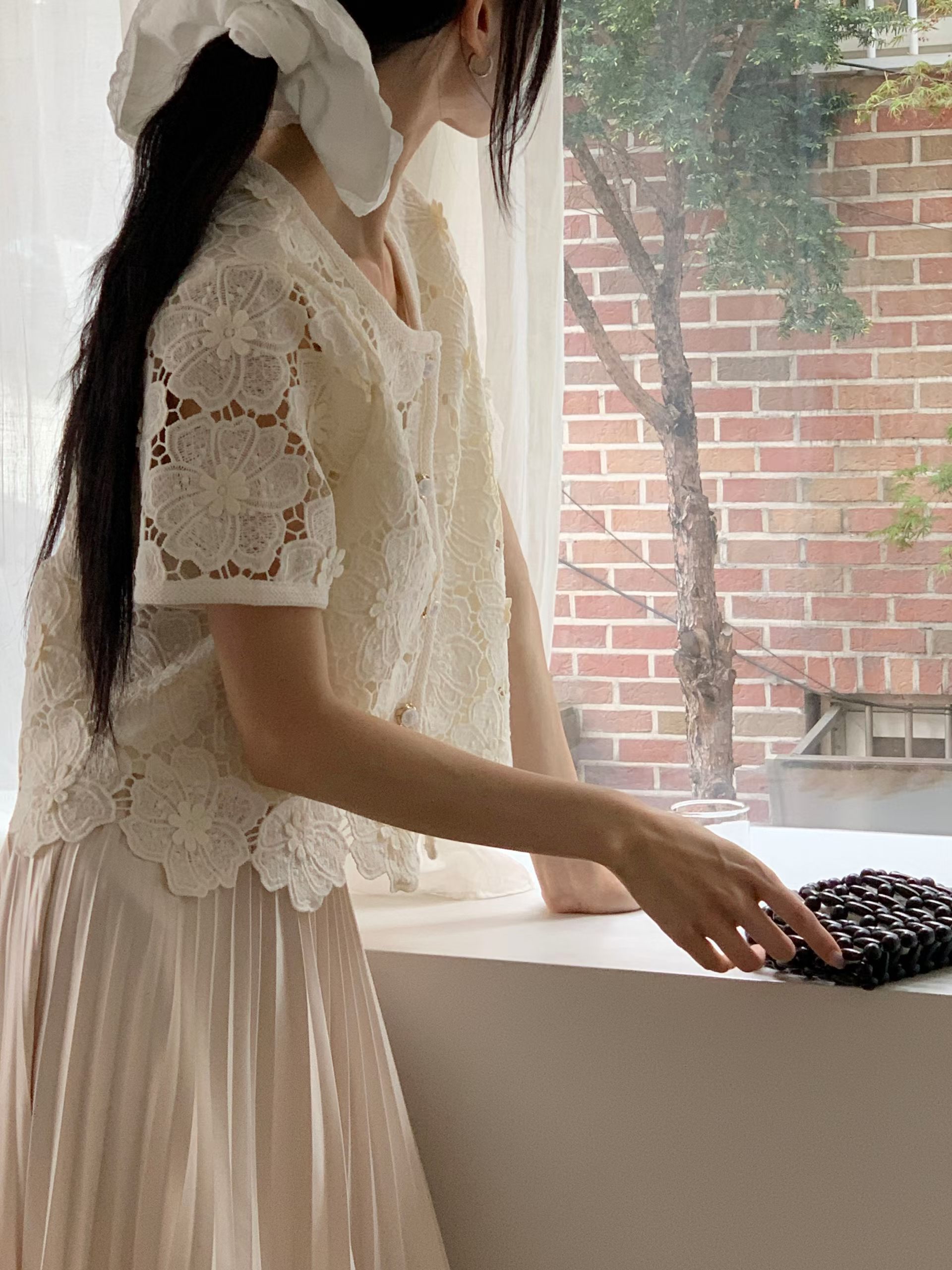 CT22 浮雕立體花卉蕾絲短袖Top 