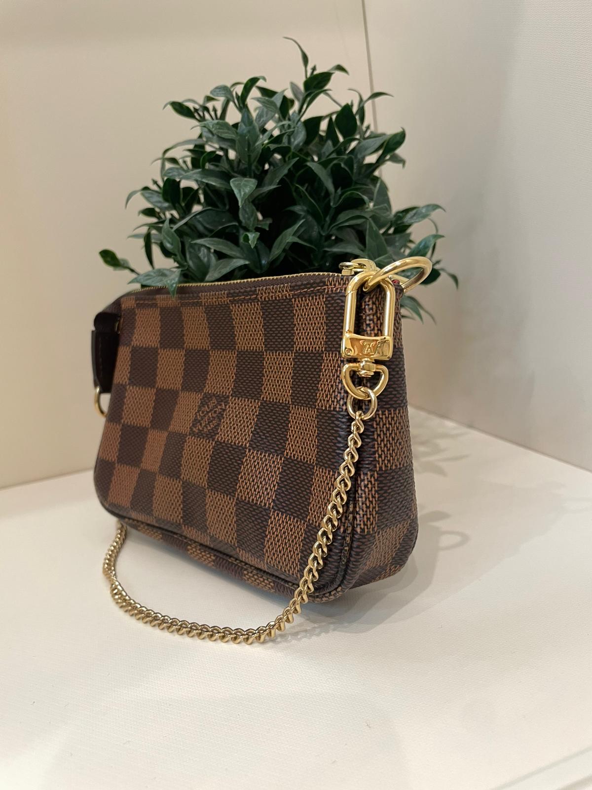 LV Mini Pochette 100%Authentic, 99%New ✅box