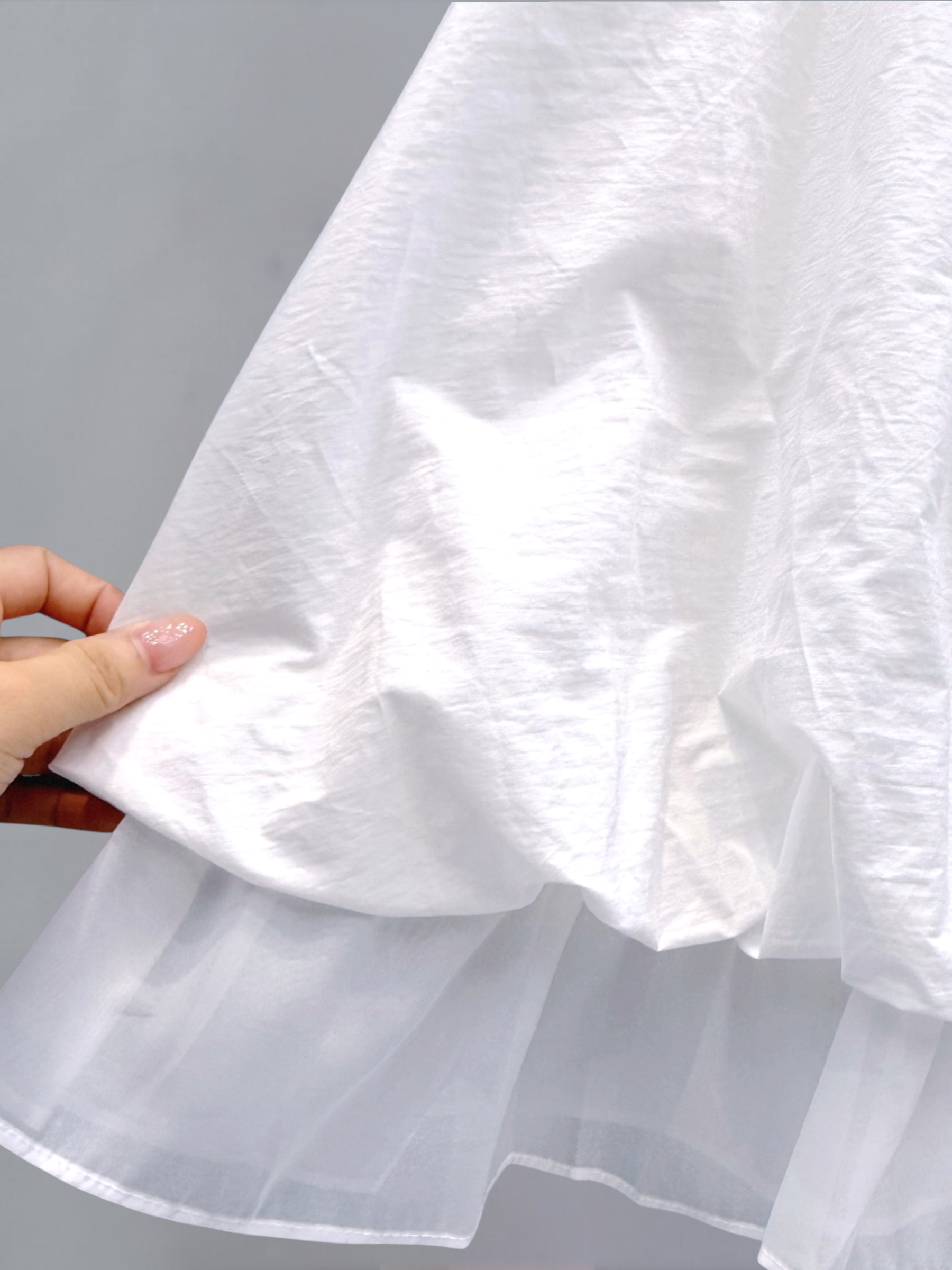 輕盈速乾料紗腳連身裙