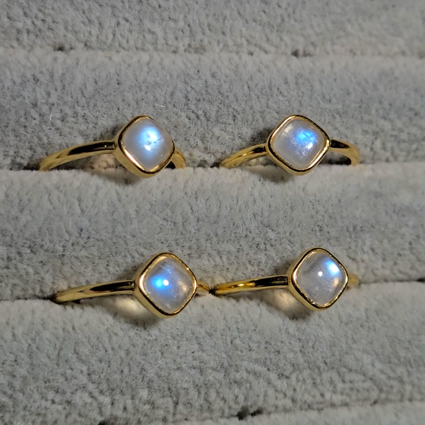 White moonstone rings with blue flash in adjustable sterling silver - SM636