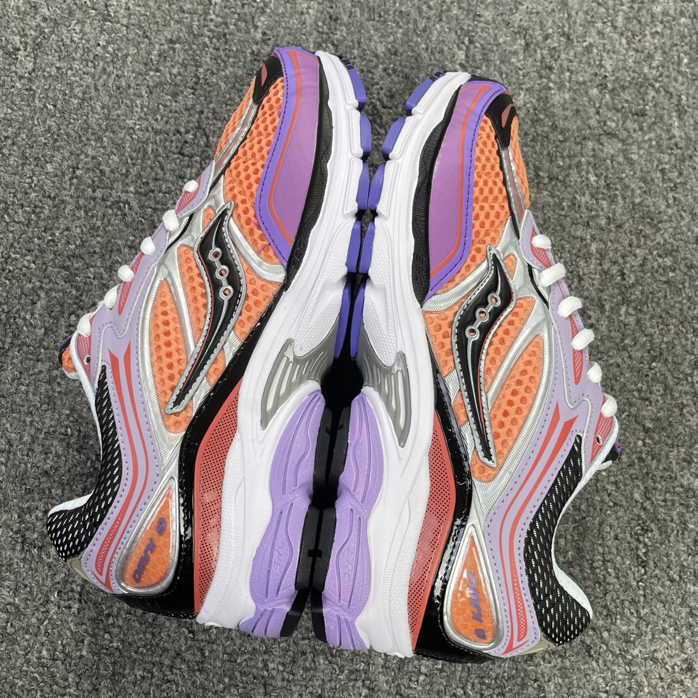 Saucony ProGrid Omni 9