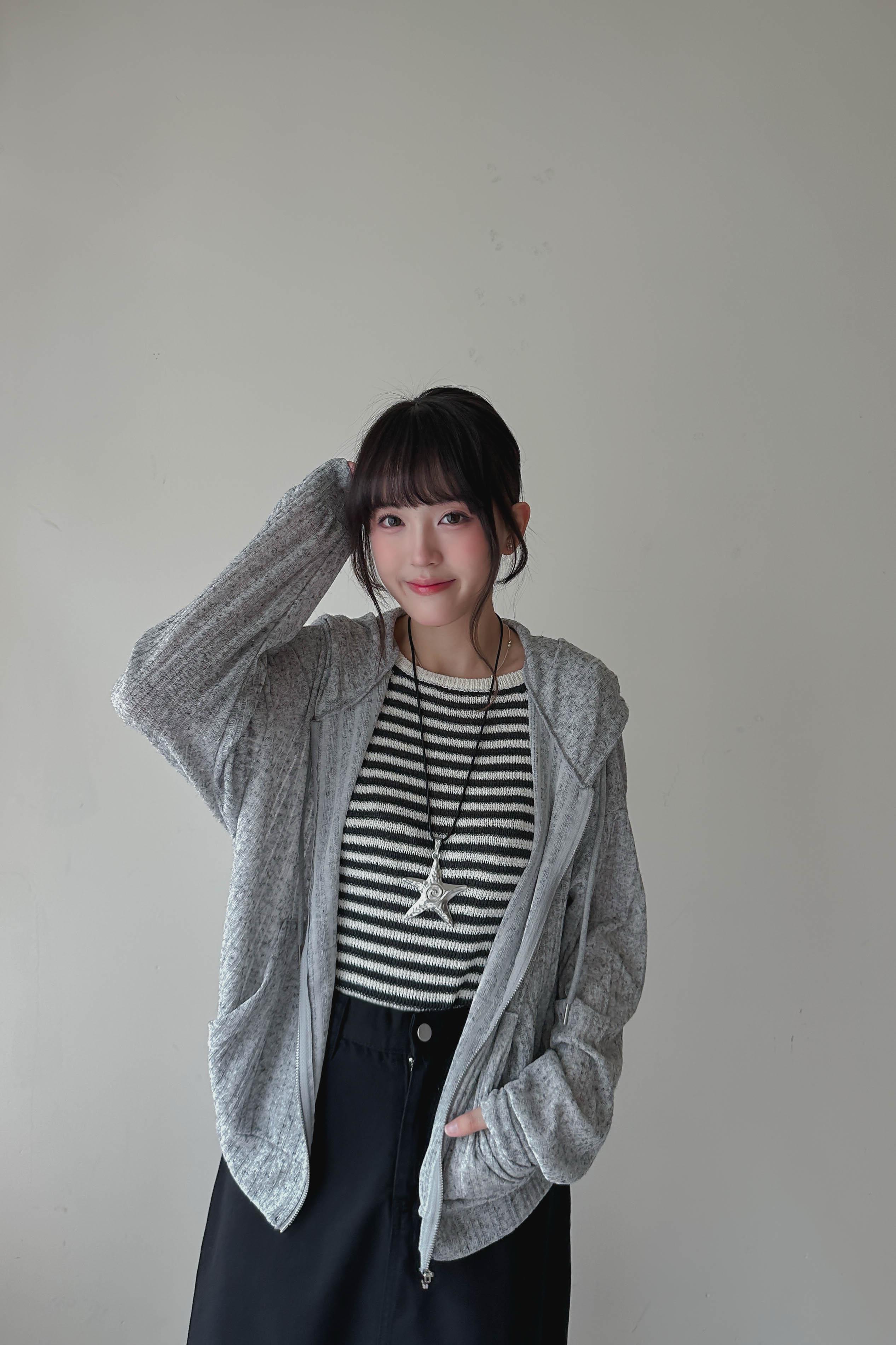 慵懶半透膚暗紋連帽外套 (兩色入)