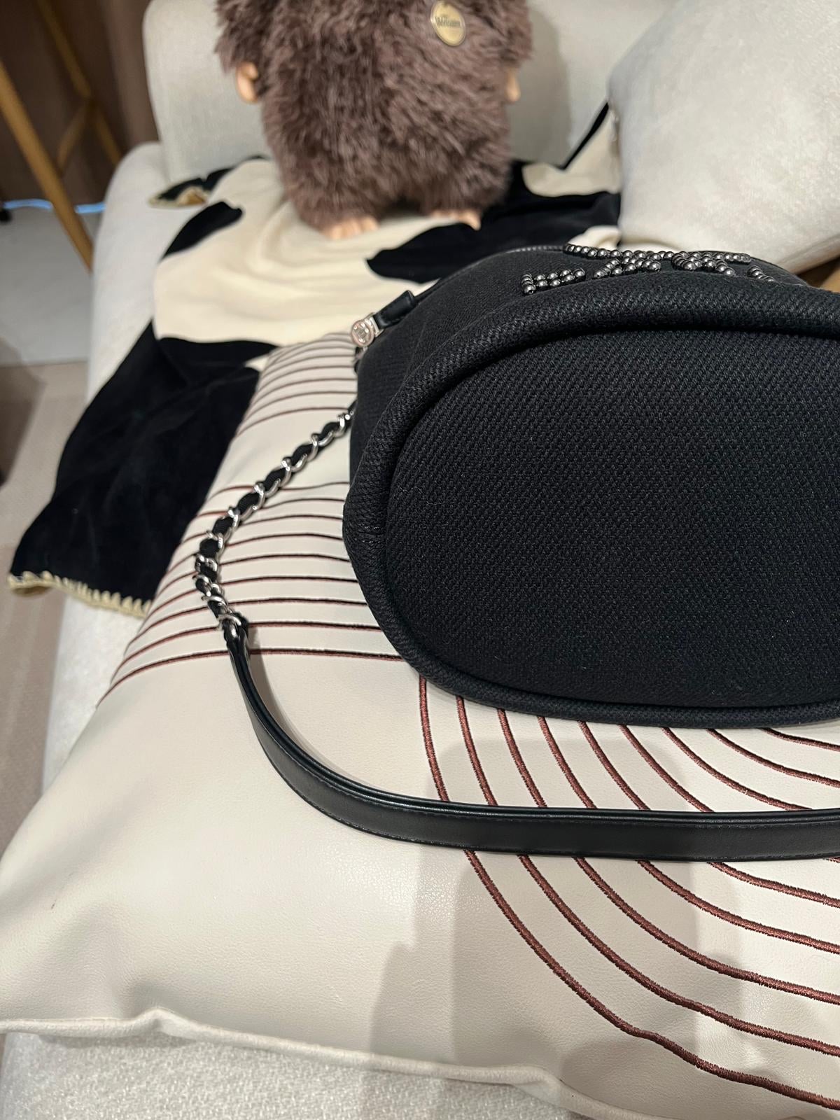 Chanel DEAUVILLE drawstring bucket bag ,black ,98%new ✅card✅dust bag✅box 