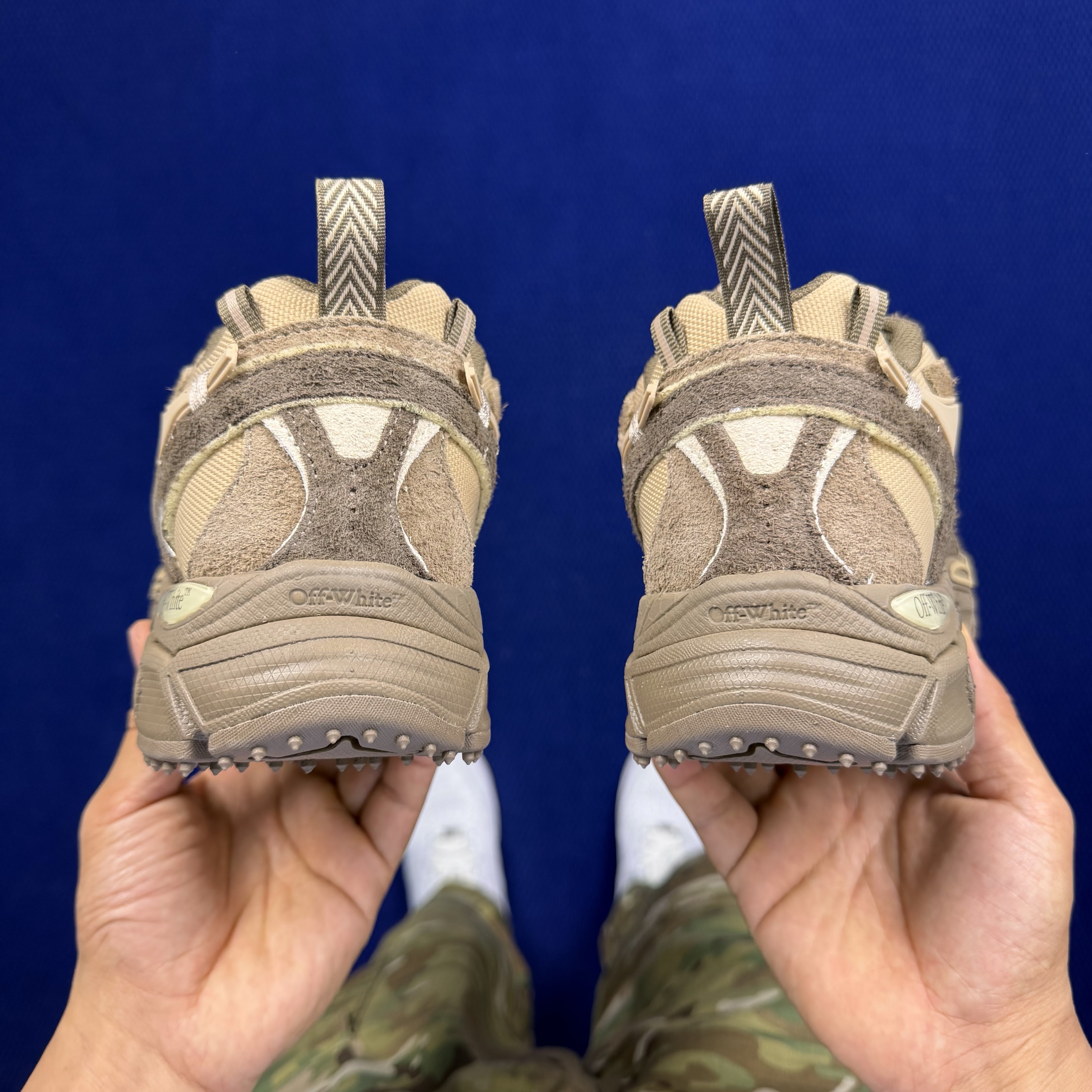 OFF-WHITE Be Right Back