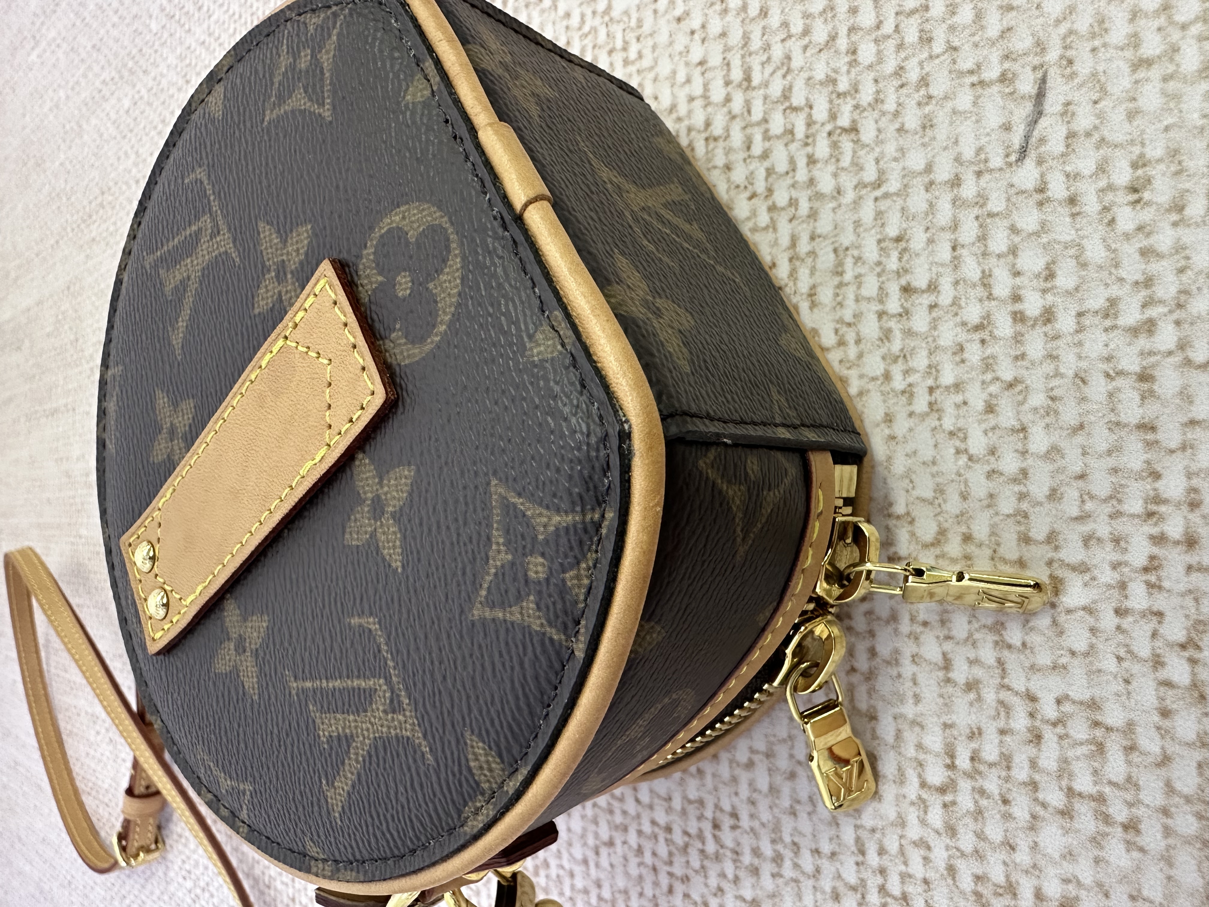 Pre-owned Louis Vuitton Mini Boîte Chapeau / Product Code: 26030910