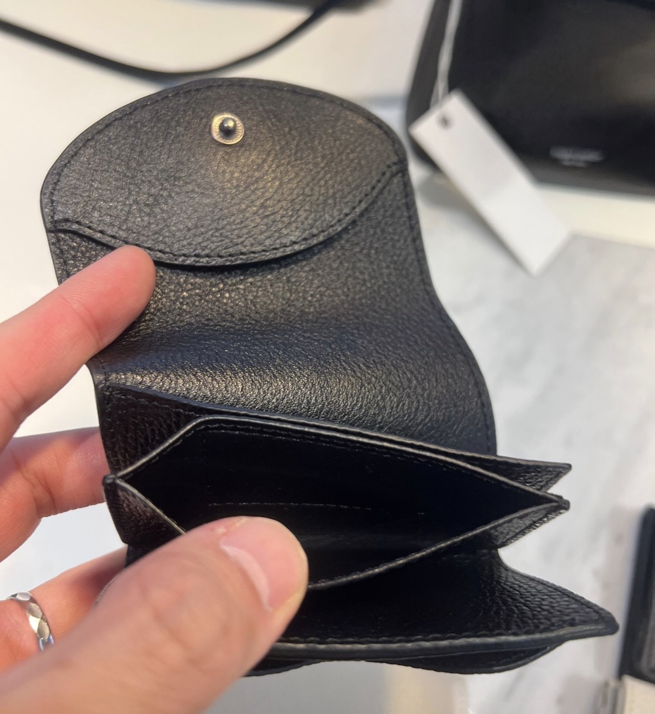 💟現貨💟🇰🇷韓國bucks & leather 牛皮三摺迷你卡片銀包-黑色