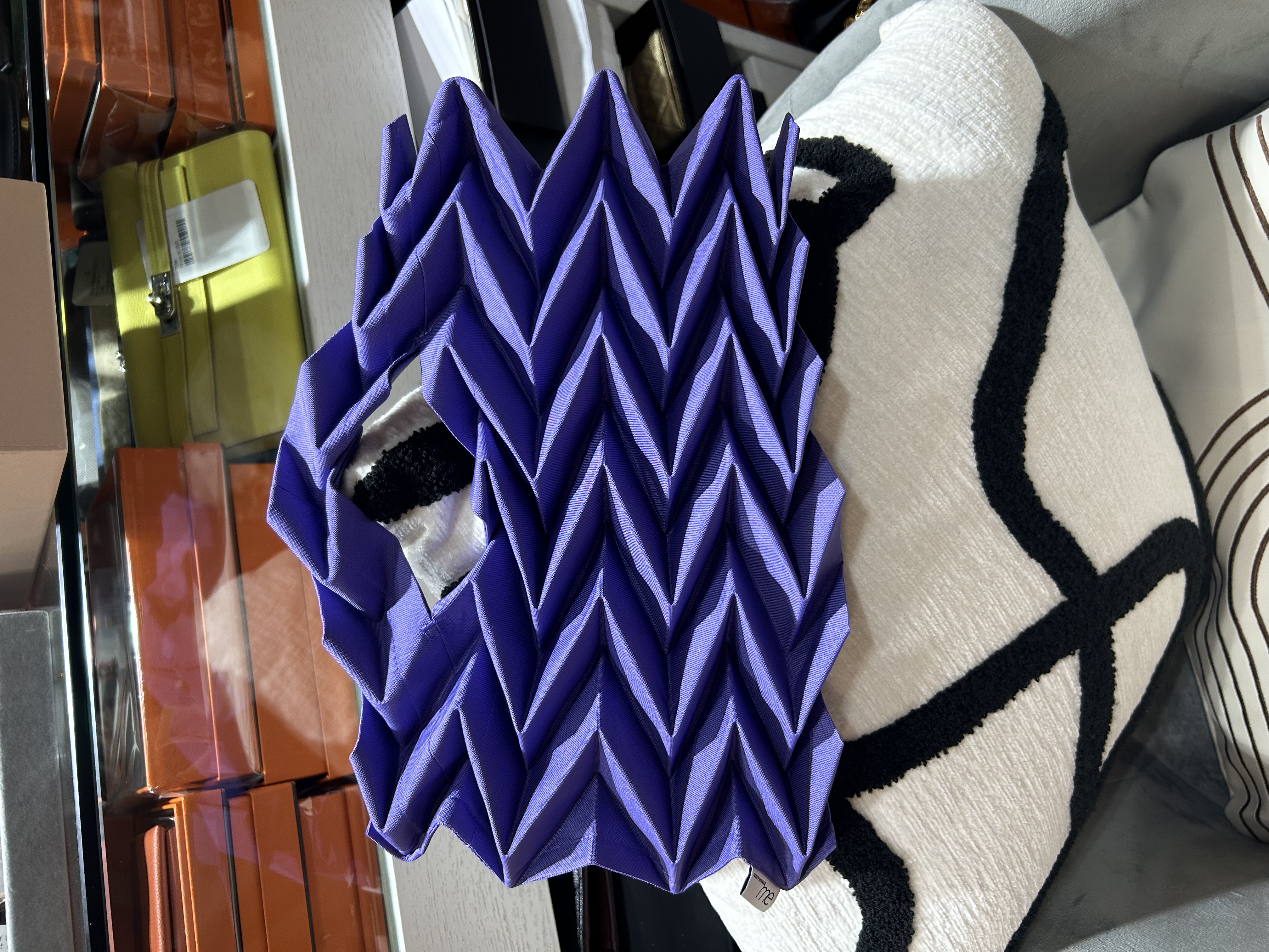 未使用品 ISSEY MIYAKE 三宅一生 Purple Polyester ME Handbag 紫色手挽袋 100%Authentic, unused 未使用品 