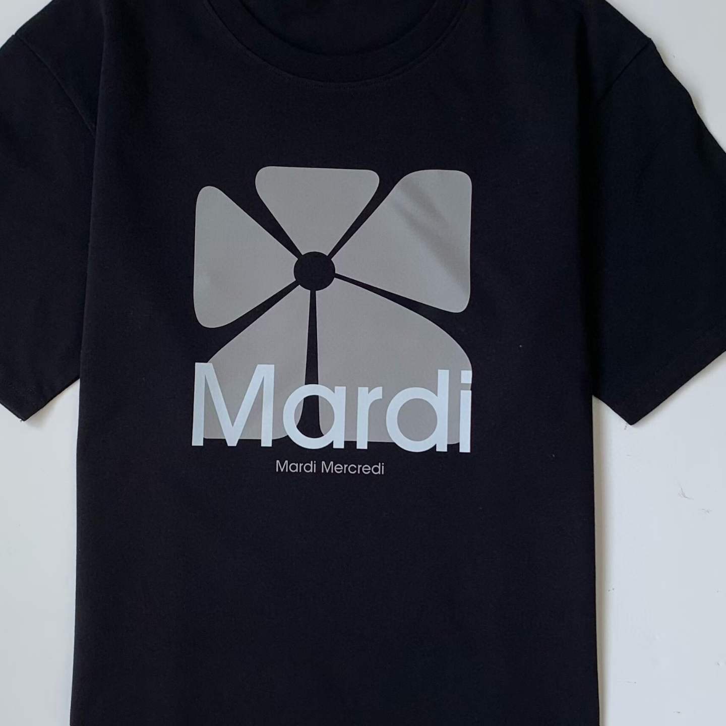 預訂 2026年夏季新品✨Mardi Square Flower短袖Tee [貨號26A324]