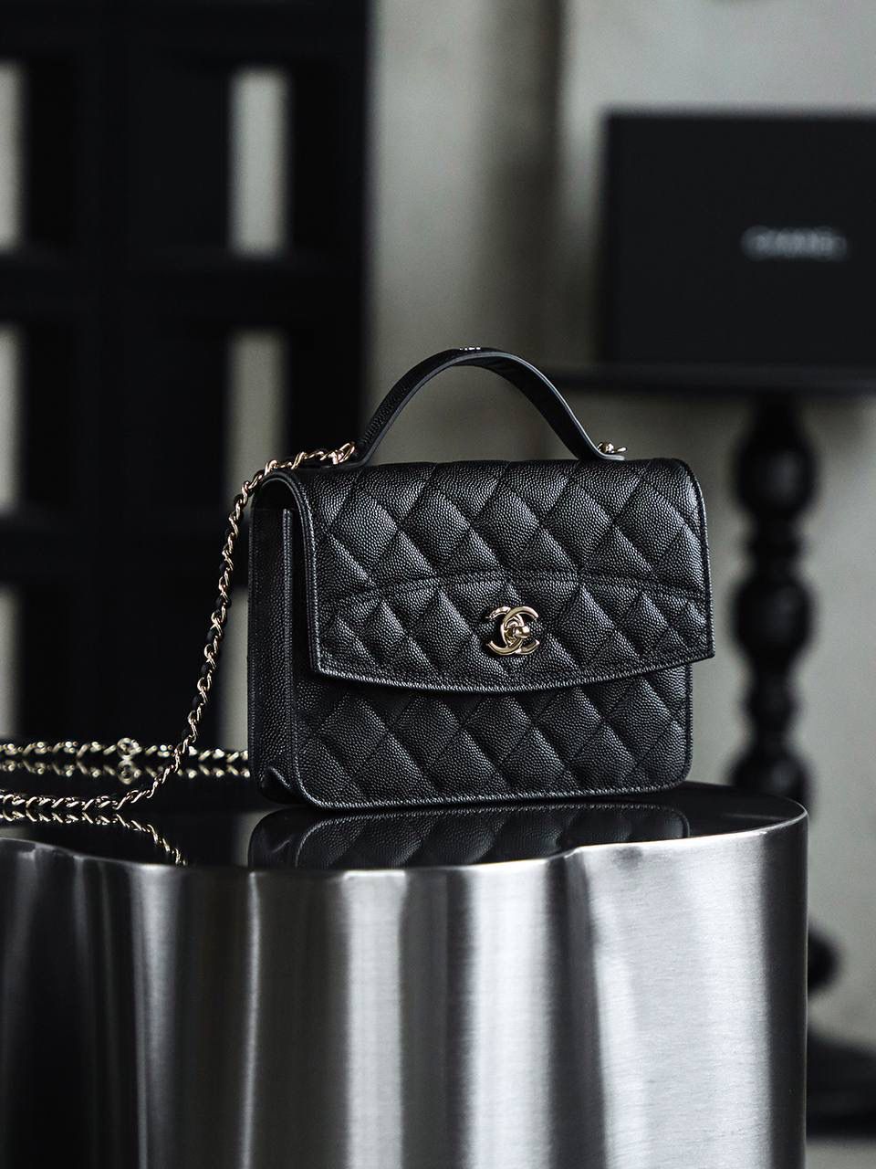 25C 手提包鑒定版 👜 一包一碼 支持全球鑒定查驗身份證原廠專G Haas原廠皮料過關清單資料可査詢✅ 五金：全銅淺金扣 皮料：Haas原廠小球紋 尺寸：18*14*3cm