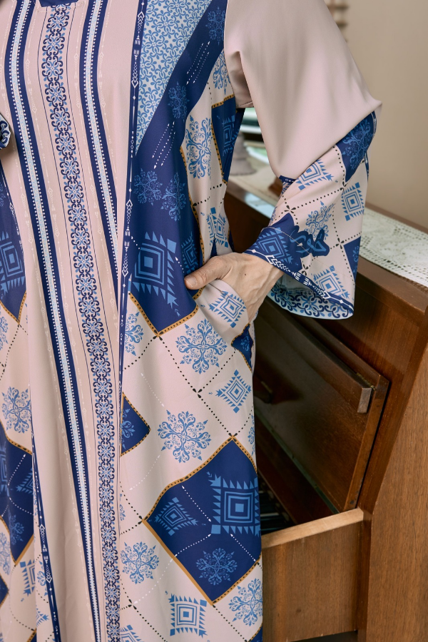 KESUMA BOHEMIAN in Blue Majestic