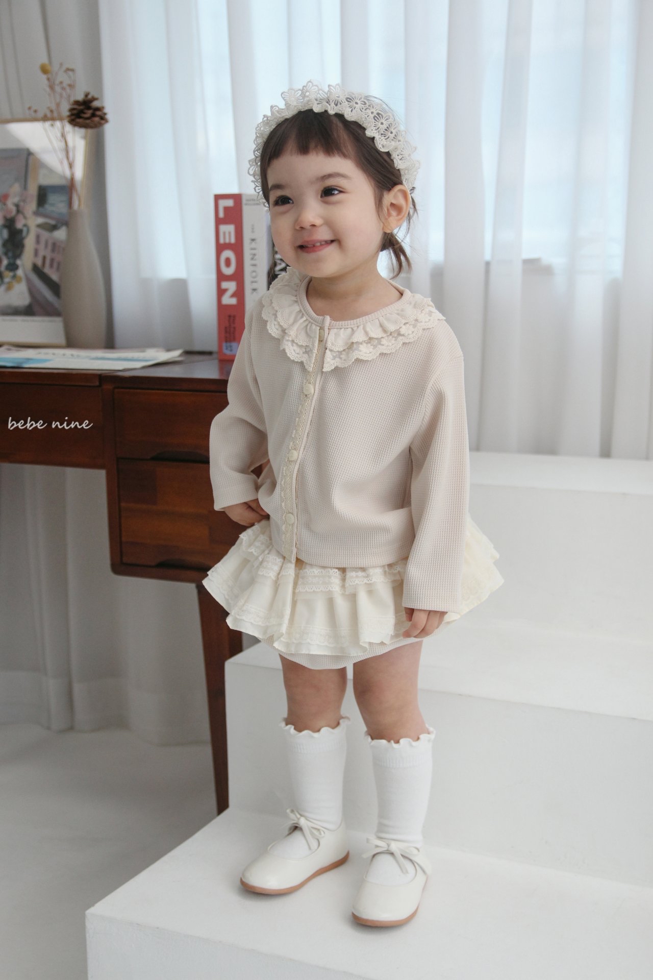 🌸預訂 韓國直送🌸🇰🇷Bebenine兩色蕾絲花邊領華夫格開襟外套