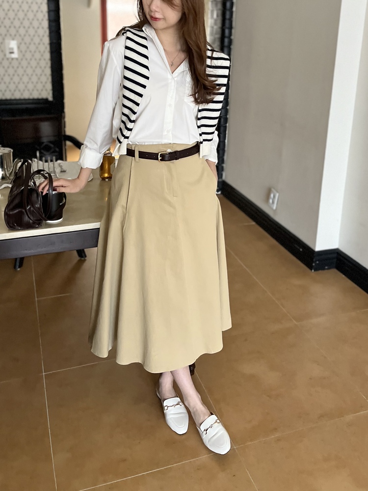 The Signature Flare Skirt (Beige)