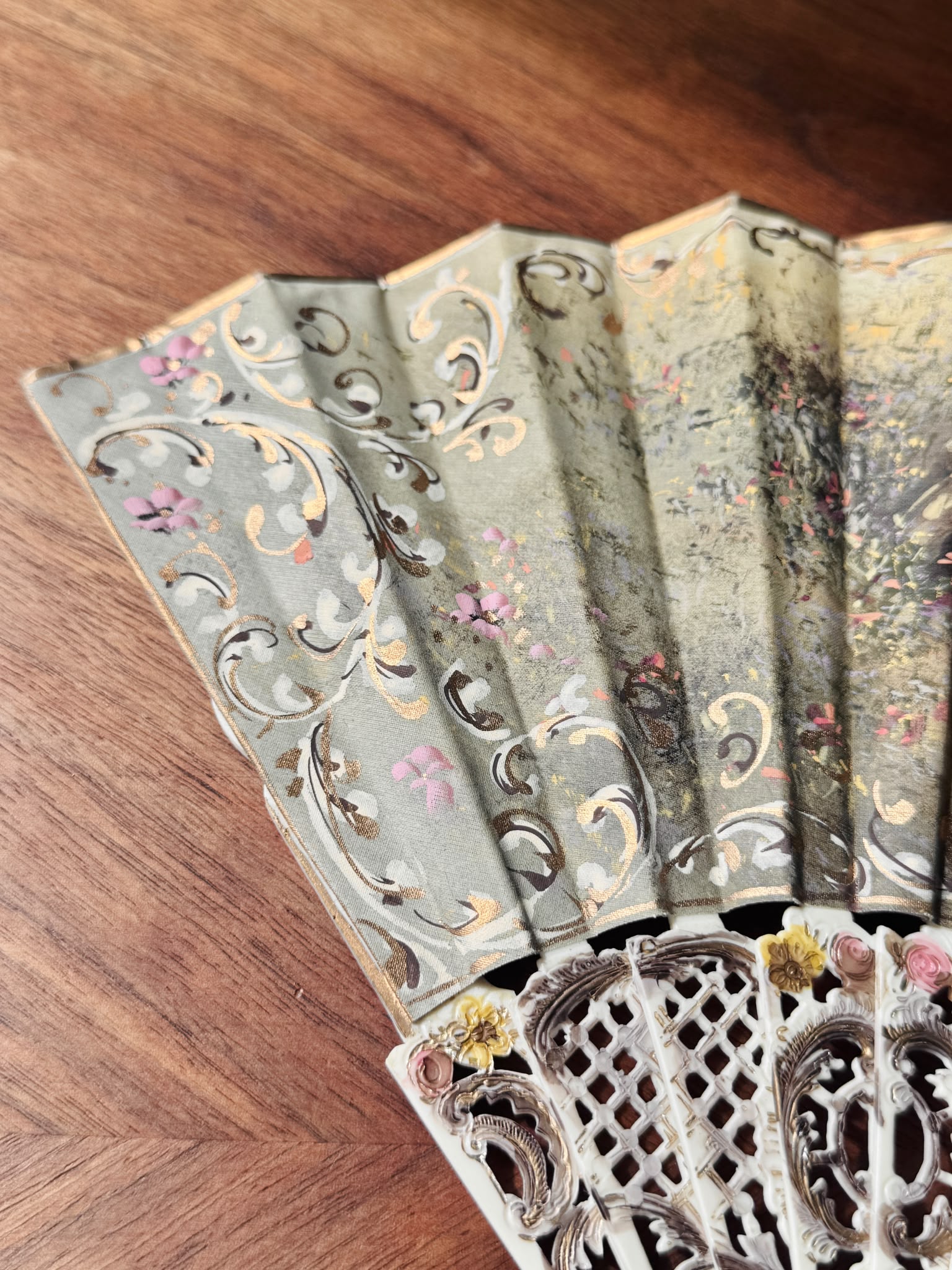 Antique c. 1890–1920 European Hand-Painted & SIgned Rococo Revival Folding Fan (MT2616)