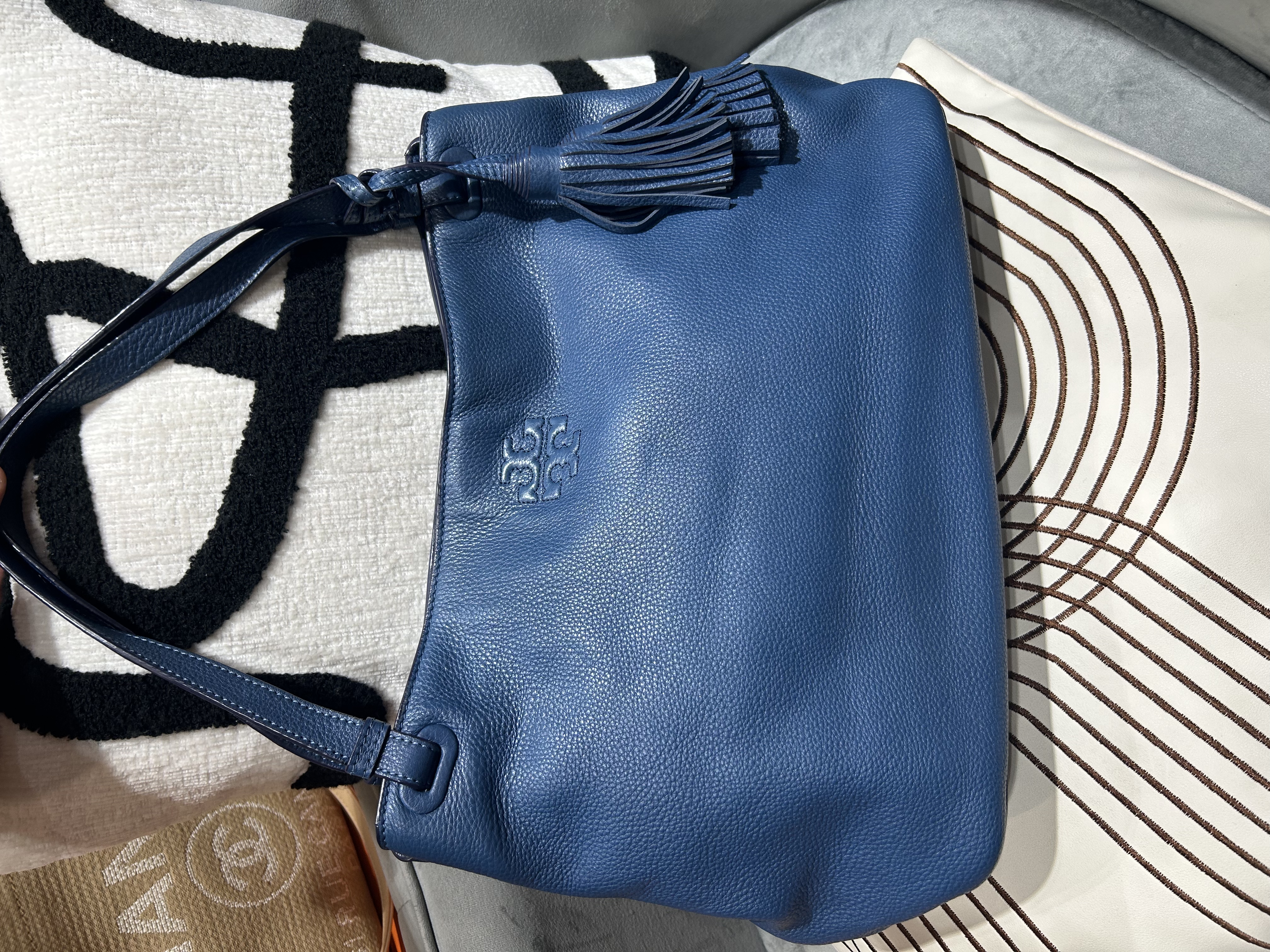 Tory Burch Shoulder Bag Calfskin 100%Authentic, 95%New