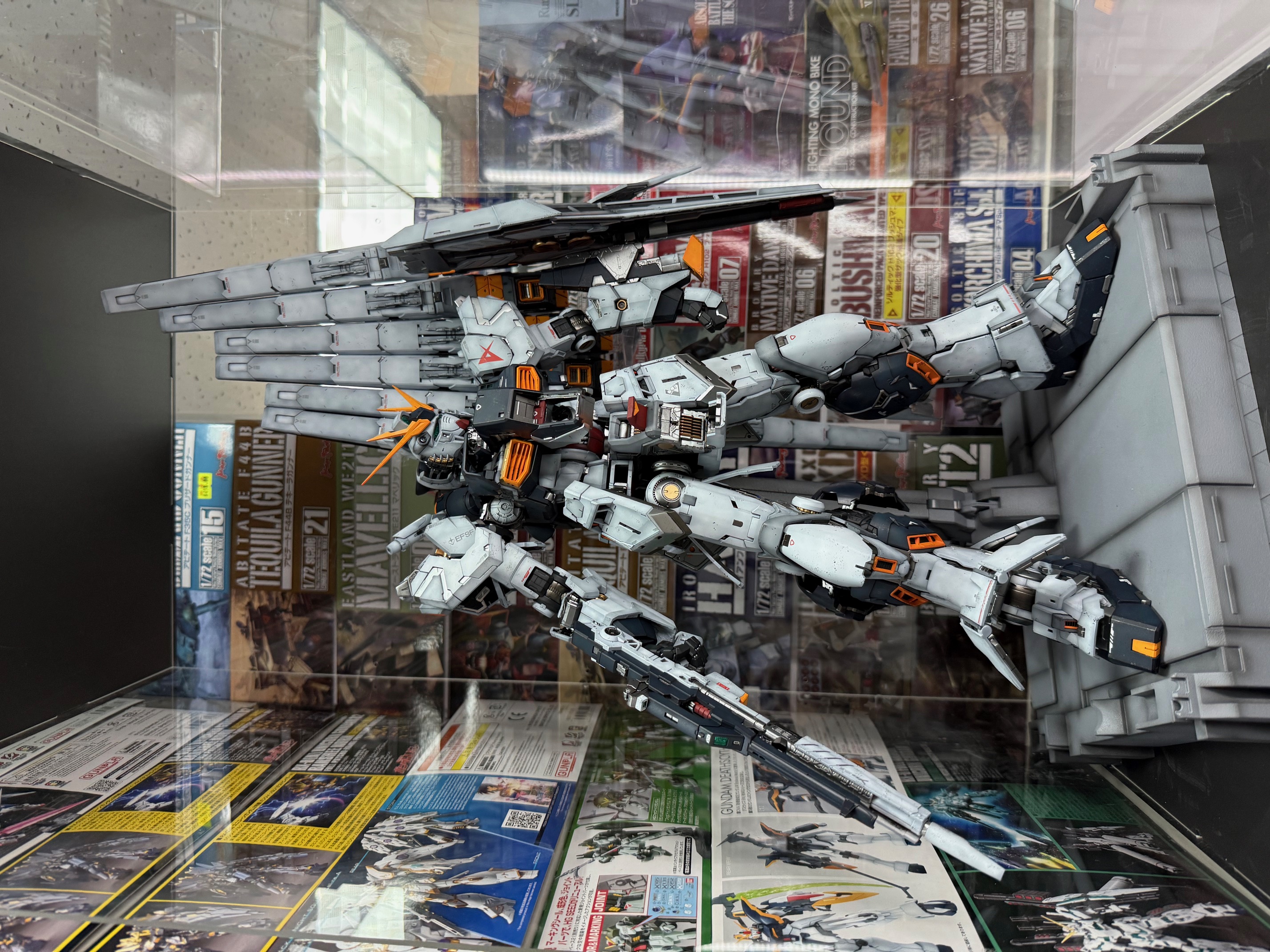 perfect grade unleashed rx-93 (completed Model)