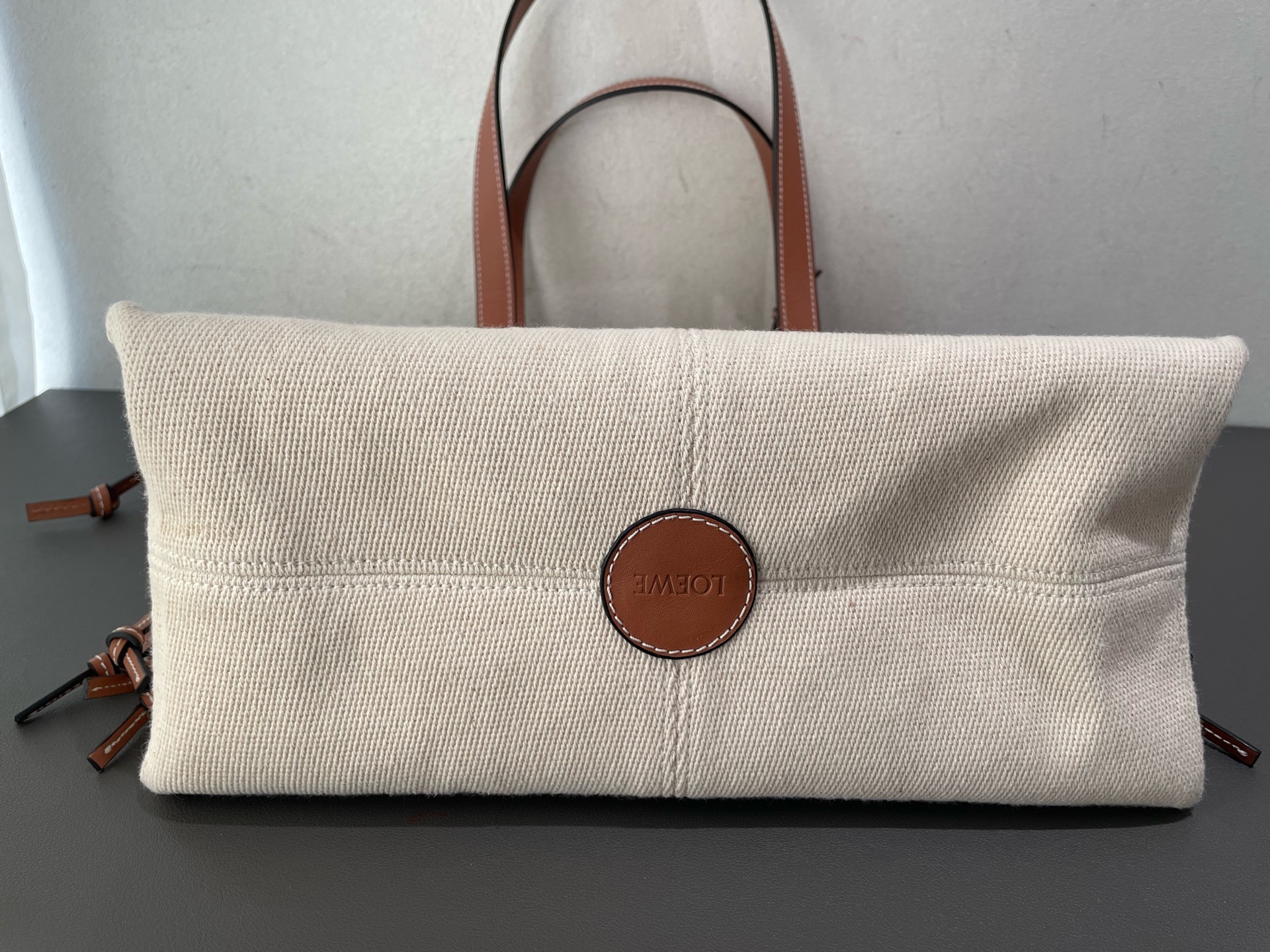 【預訂貨品】LOEWE米色帆布拼焦糖牛皮tote