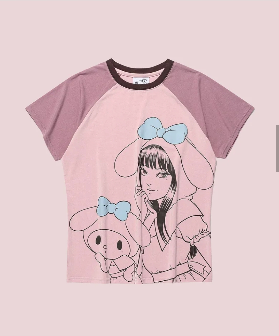 伊藤潤二  × Sanrio × niceghostclub 聯動限定系列｜粉色牛角Melody Tee款
