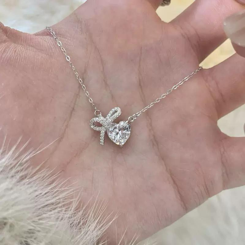 满钻爱心项链