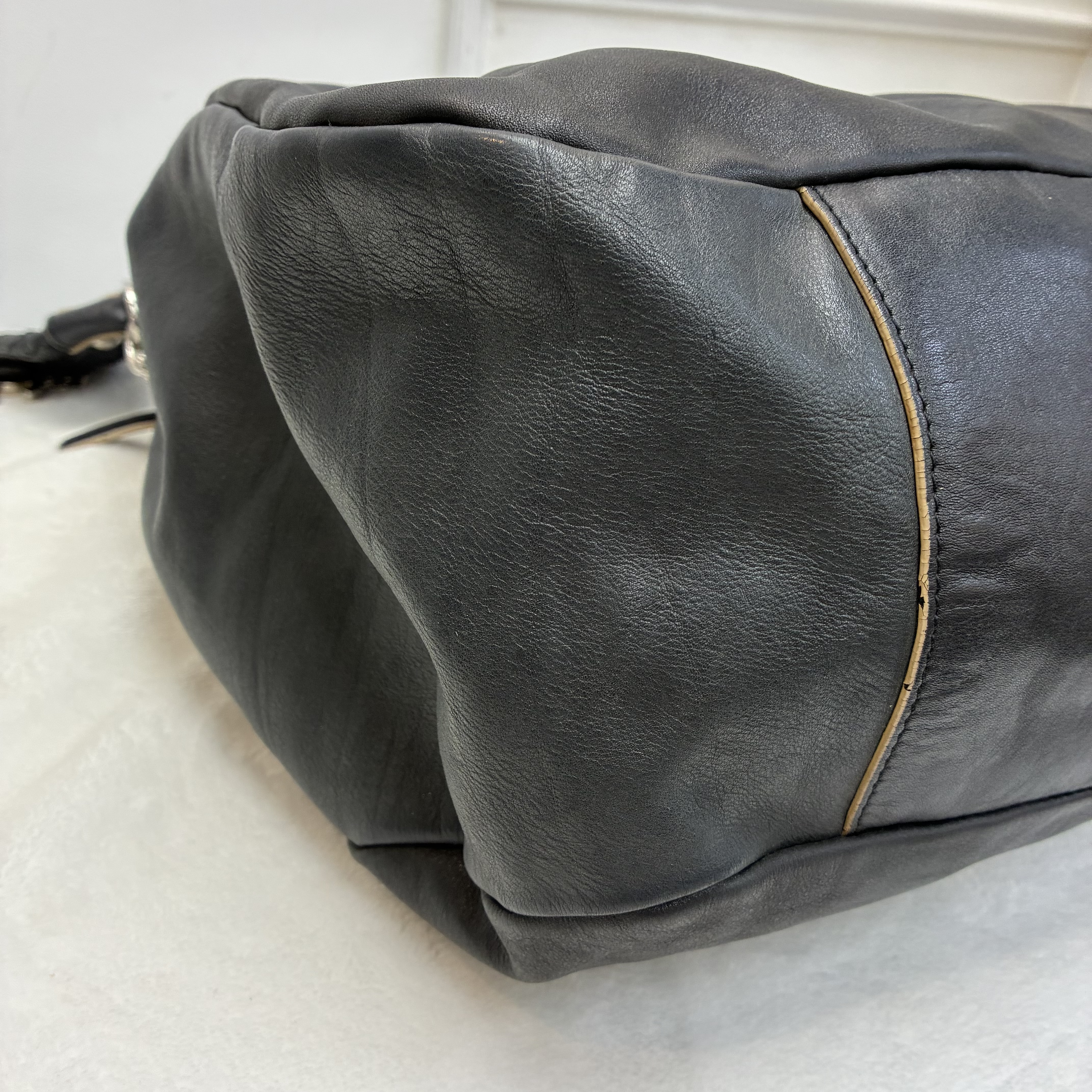 Chanel 黑銀雙C鏈帶單肩流浪包 hobo