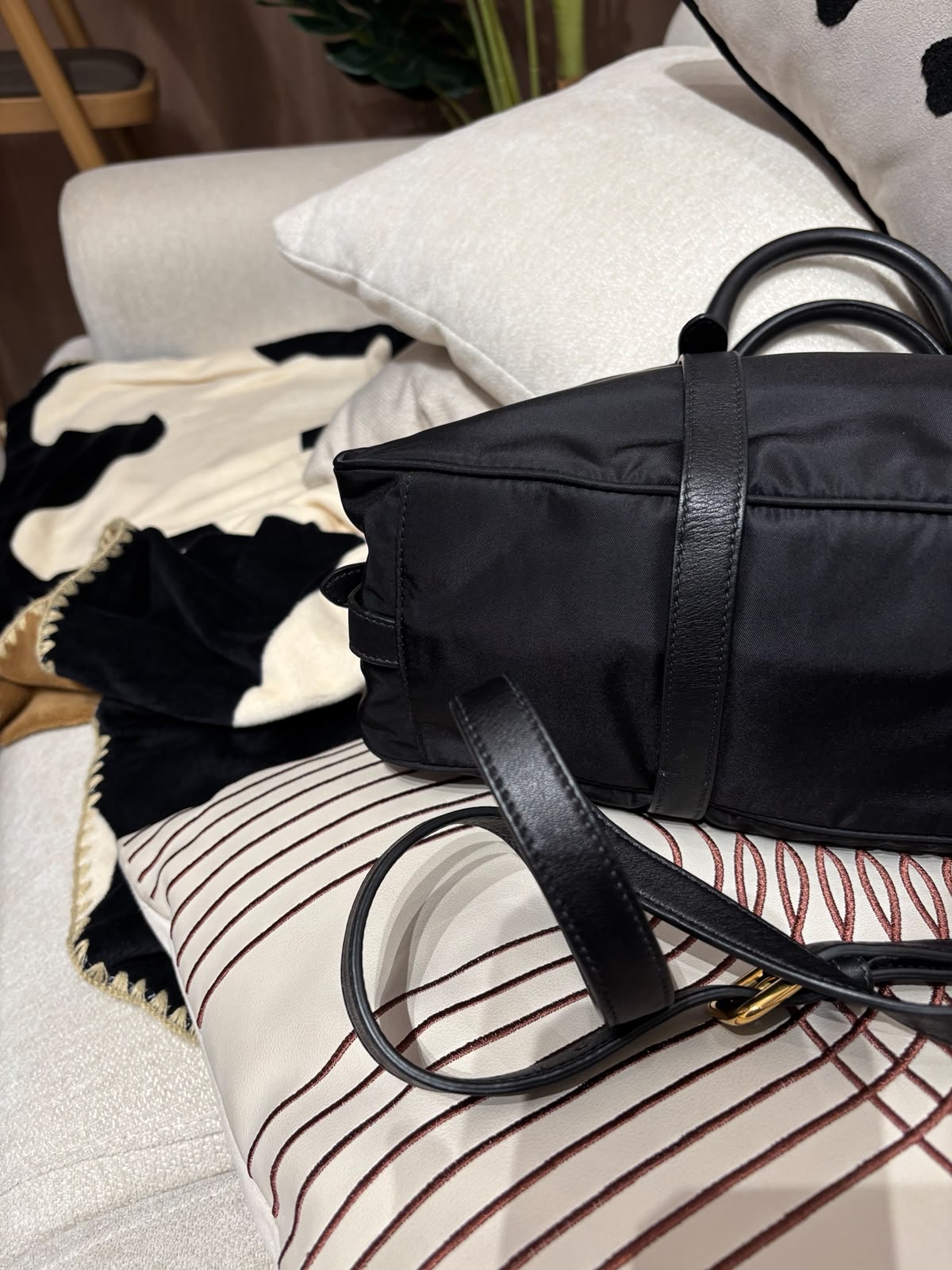 Prada Nylon 2Way Bag 黑色金扣 100%Authentic, 95%New