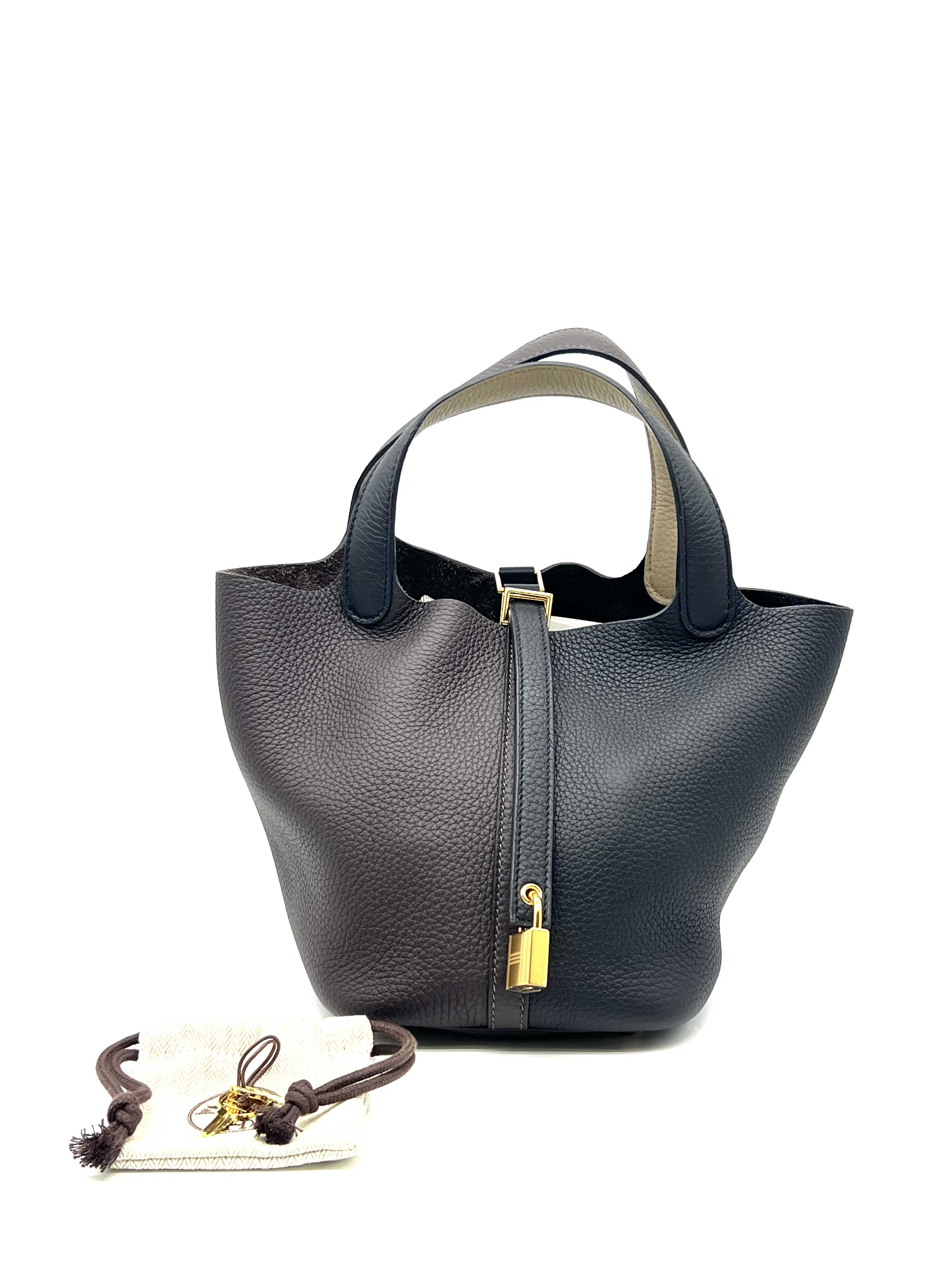 Pre-Owned HERMÉS P18 Stamp B / Product Code: 26051106