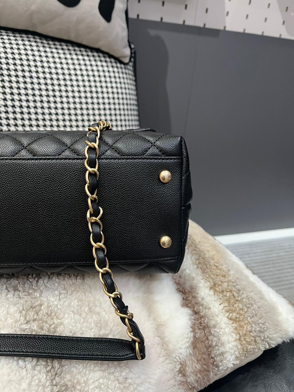 Chanel Coco Handle Medium 黑色荔枝牛皮金扣 100%Authentic, 98%New ✅29Card✅Dust bag✅Box