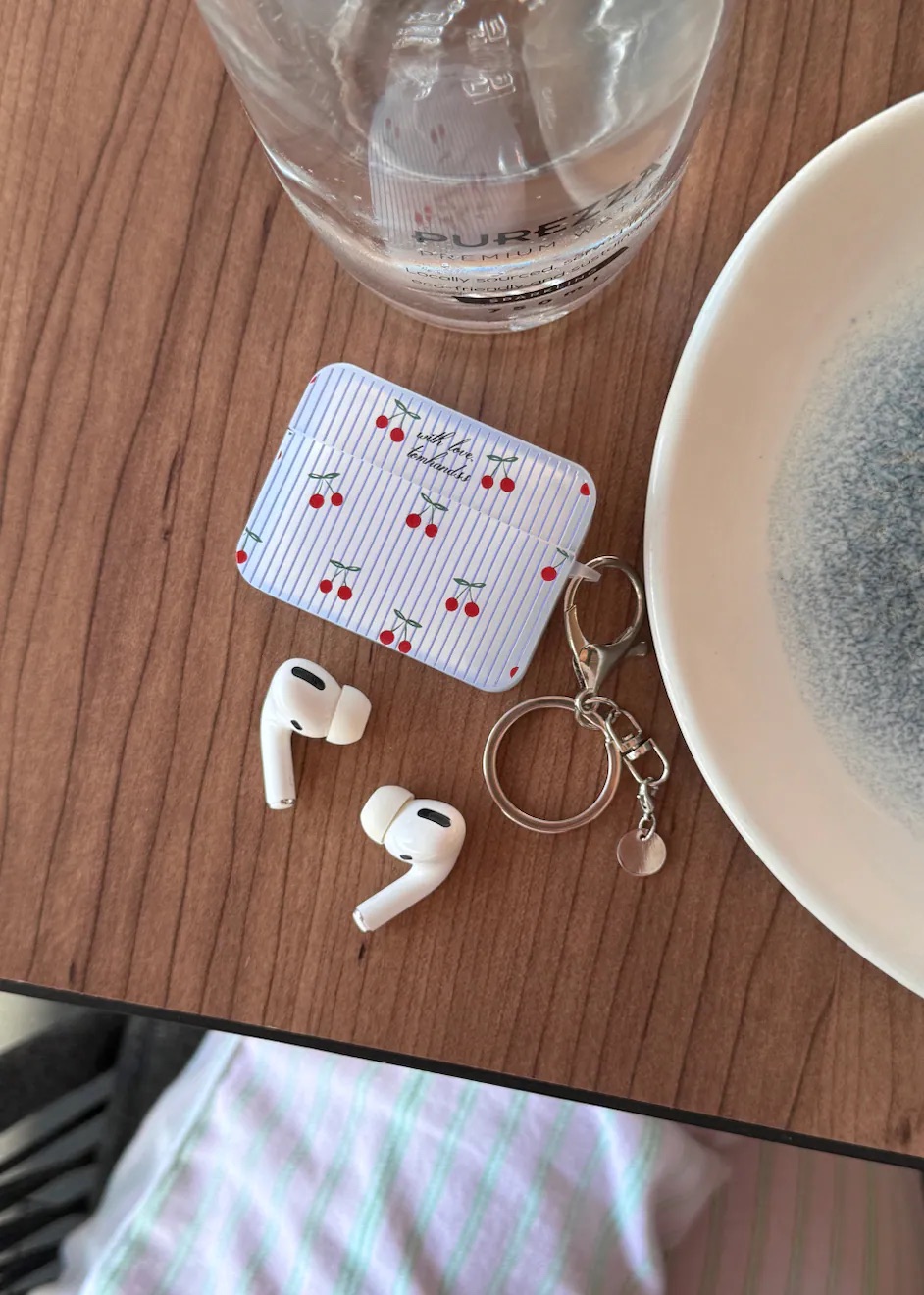 【Cherries in blue stripe】磨砂半透明方盒AirPods Case