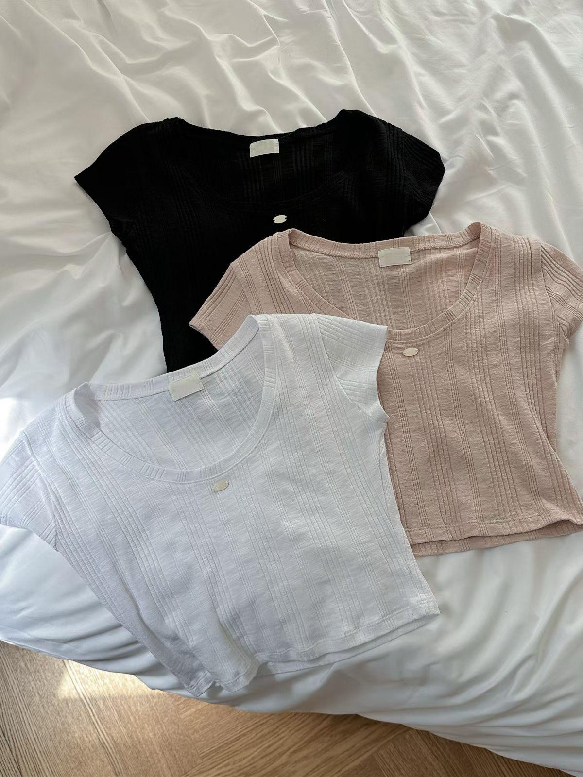 K14貝殼扣暗紋短tee
