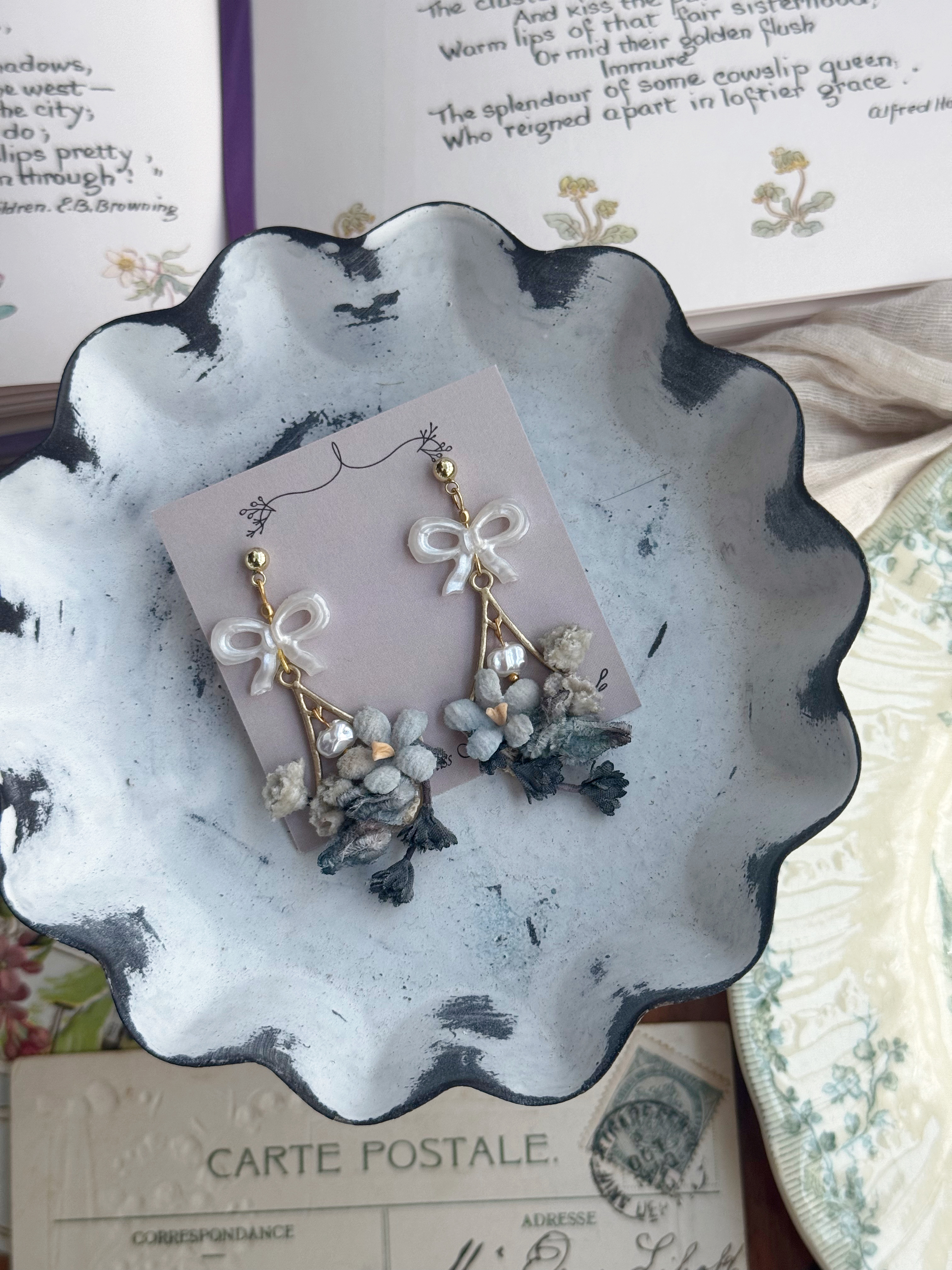 春日粉藍蝴蝶結布花耳環