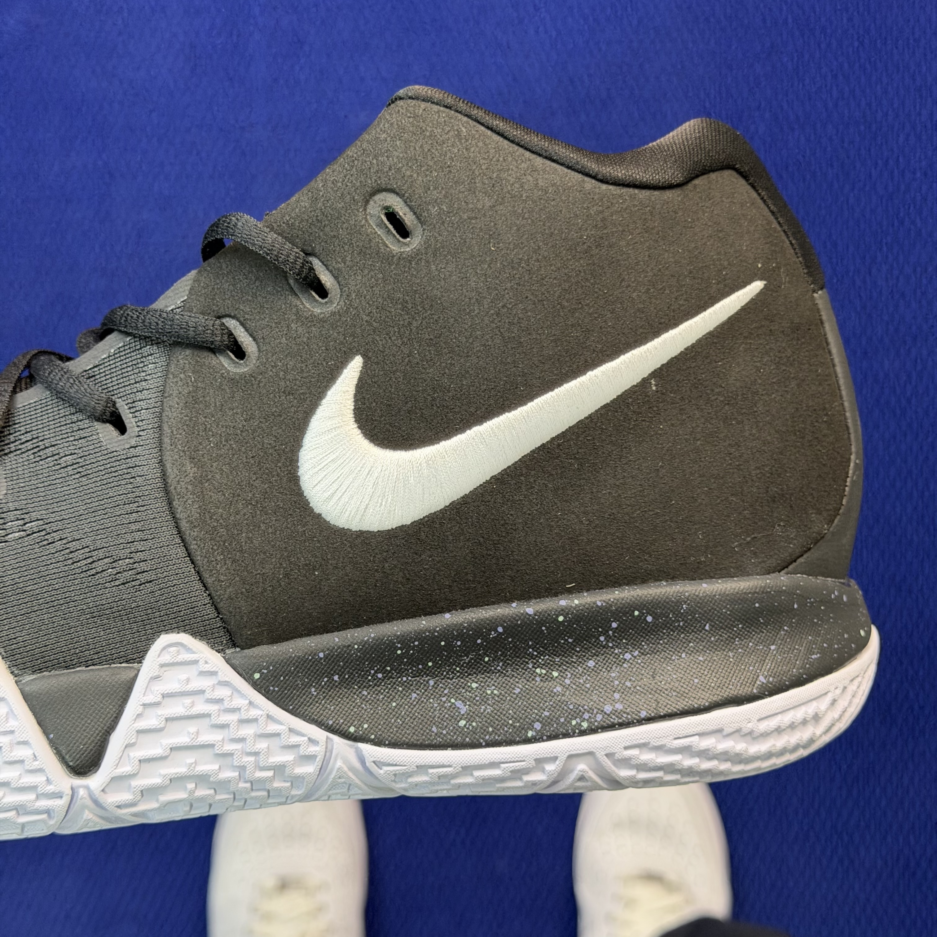 Nike Kyrie 4 943807-002