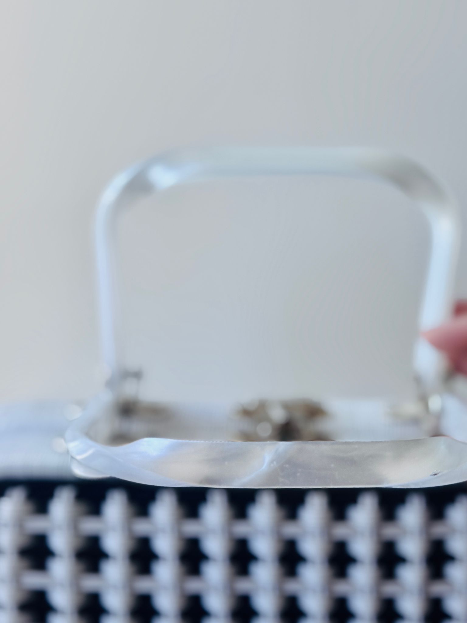Unmarked Likely Made in Hong Kong Blue and white Wicker Straw bag with Lucite Handle (MT2588)