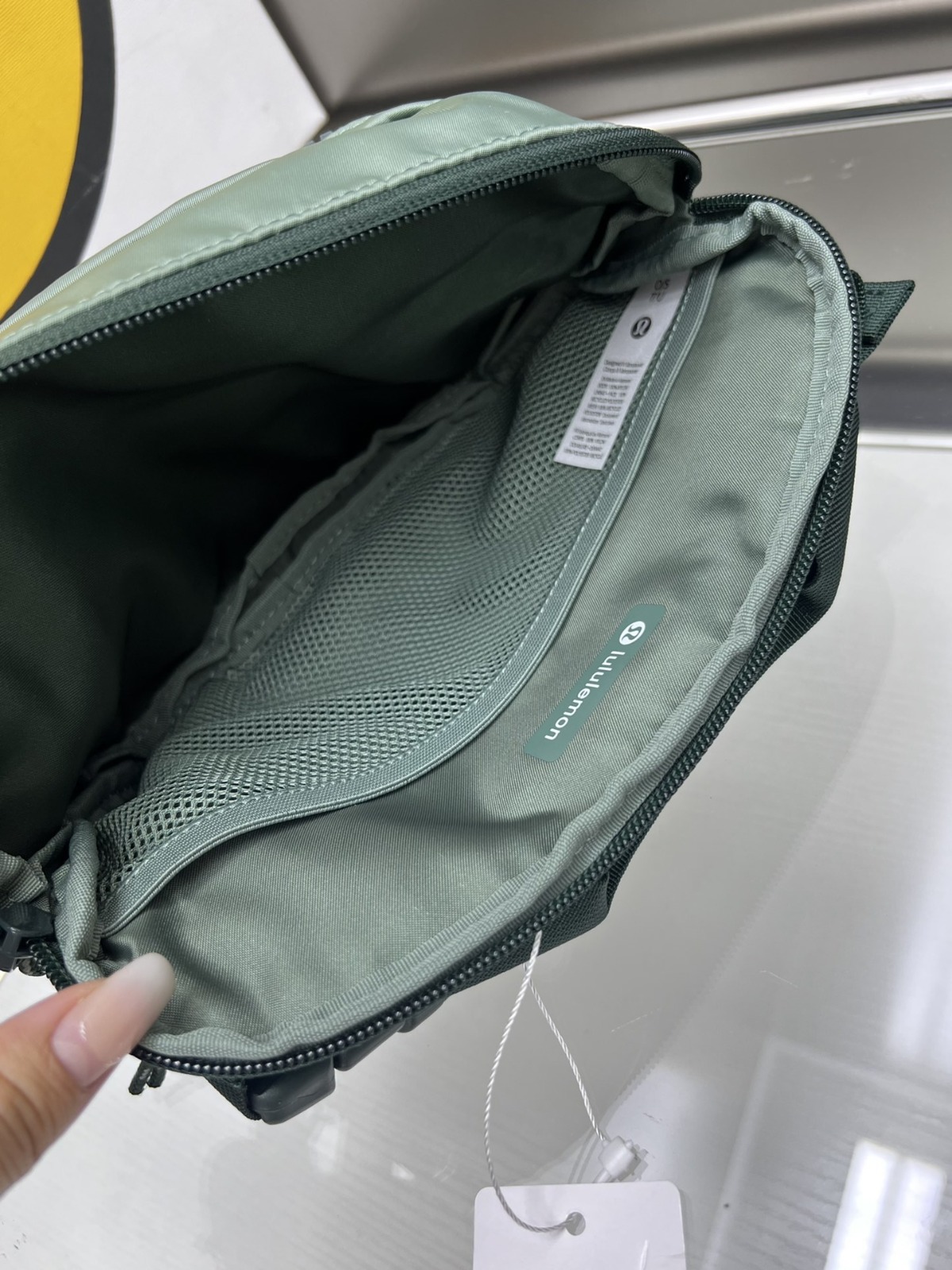 【現貨】Lululemon Sports Belt Crossbody Bag戶外運動手提斜挎包 情侶款