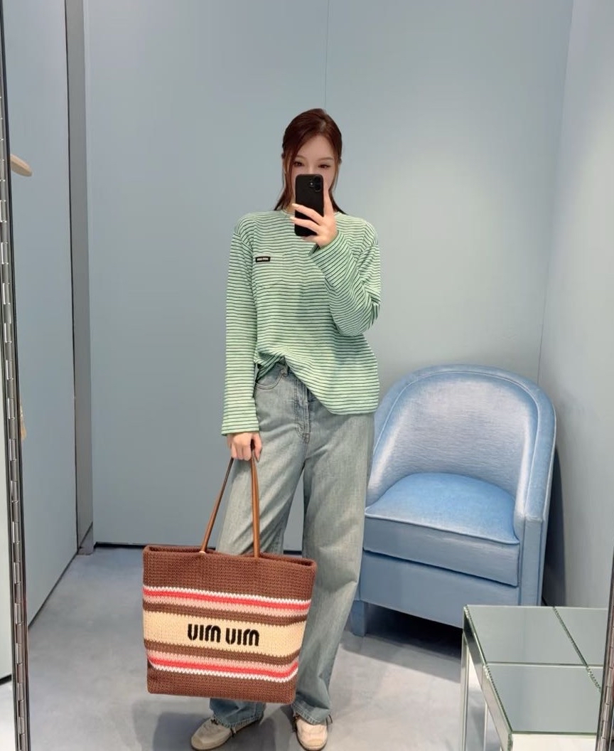 限時折扣 訂貨 ✈️ MiuMiu Woven Tote Bag Size 34x40x16cm