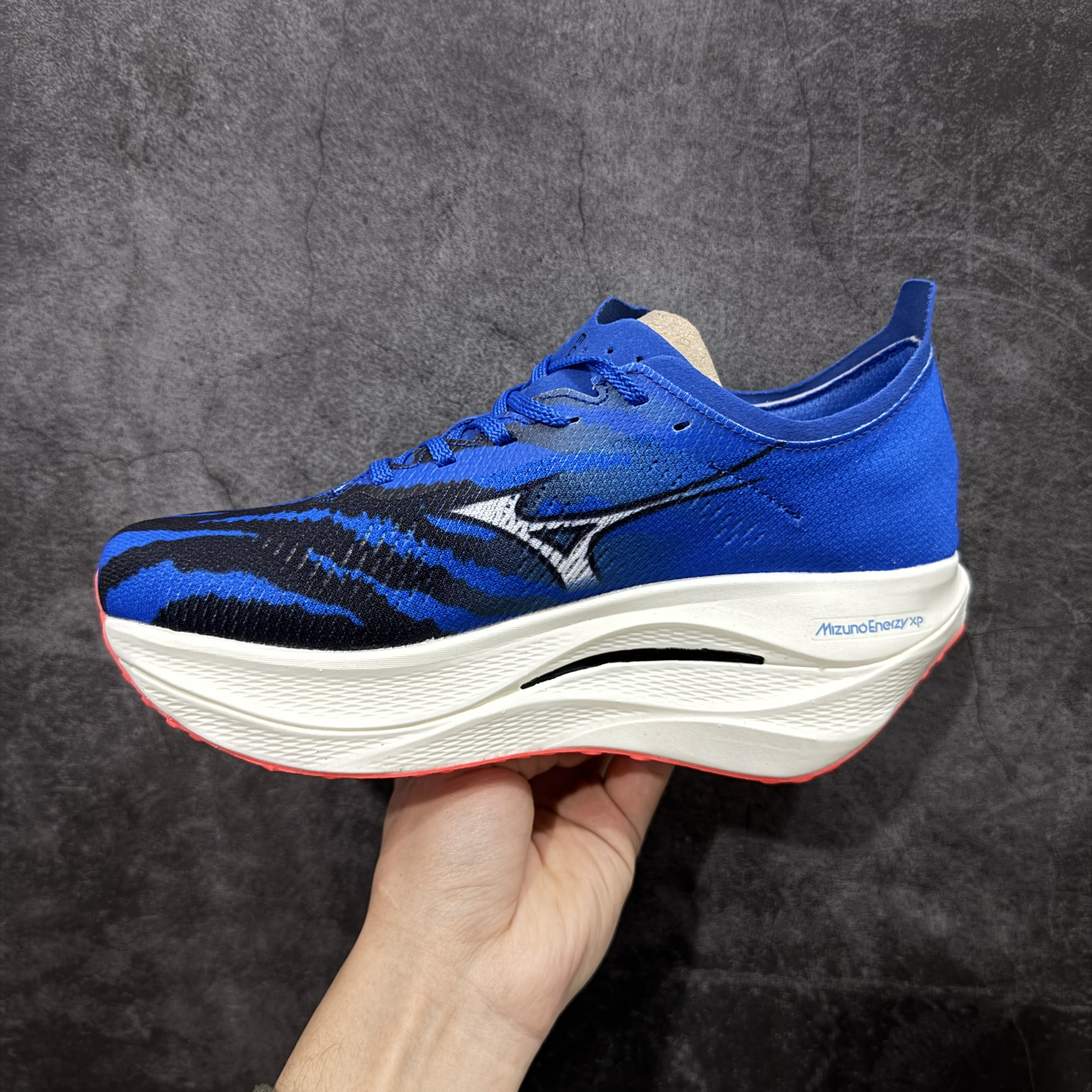 Mizuno Wave Rebellion Pro 3