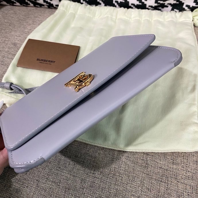 ［預訂貨品］Burberry純色全皮相機色