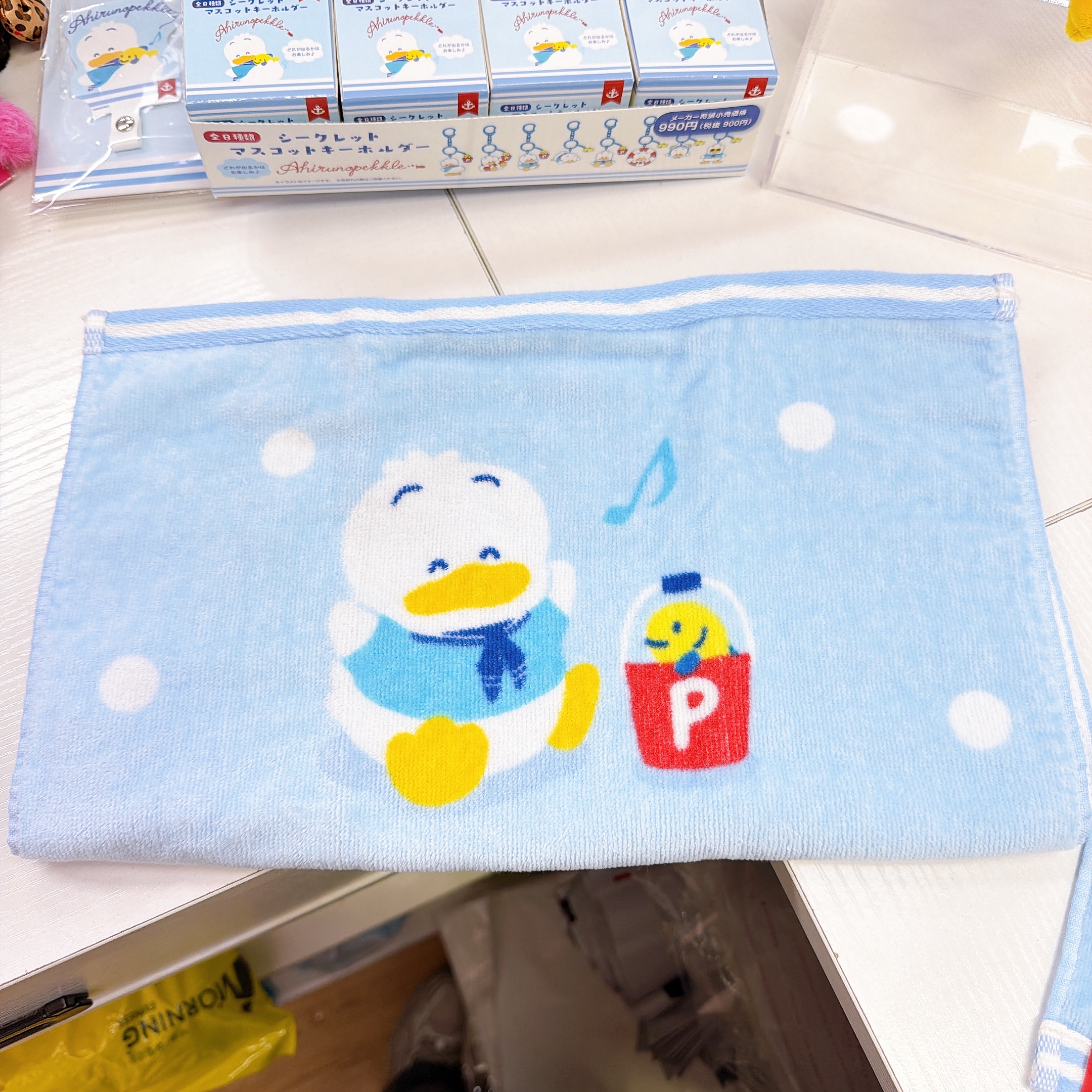 日本直送ap鴨生日系列新款產品公仔毛巾公仔掛飾，貼紙等等