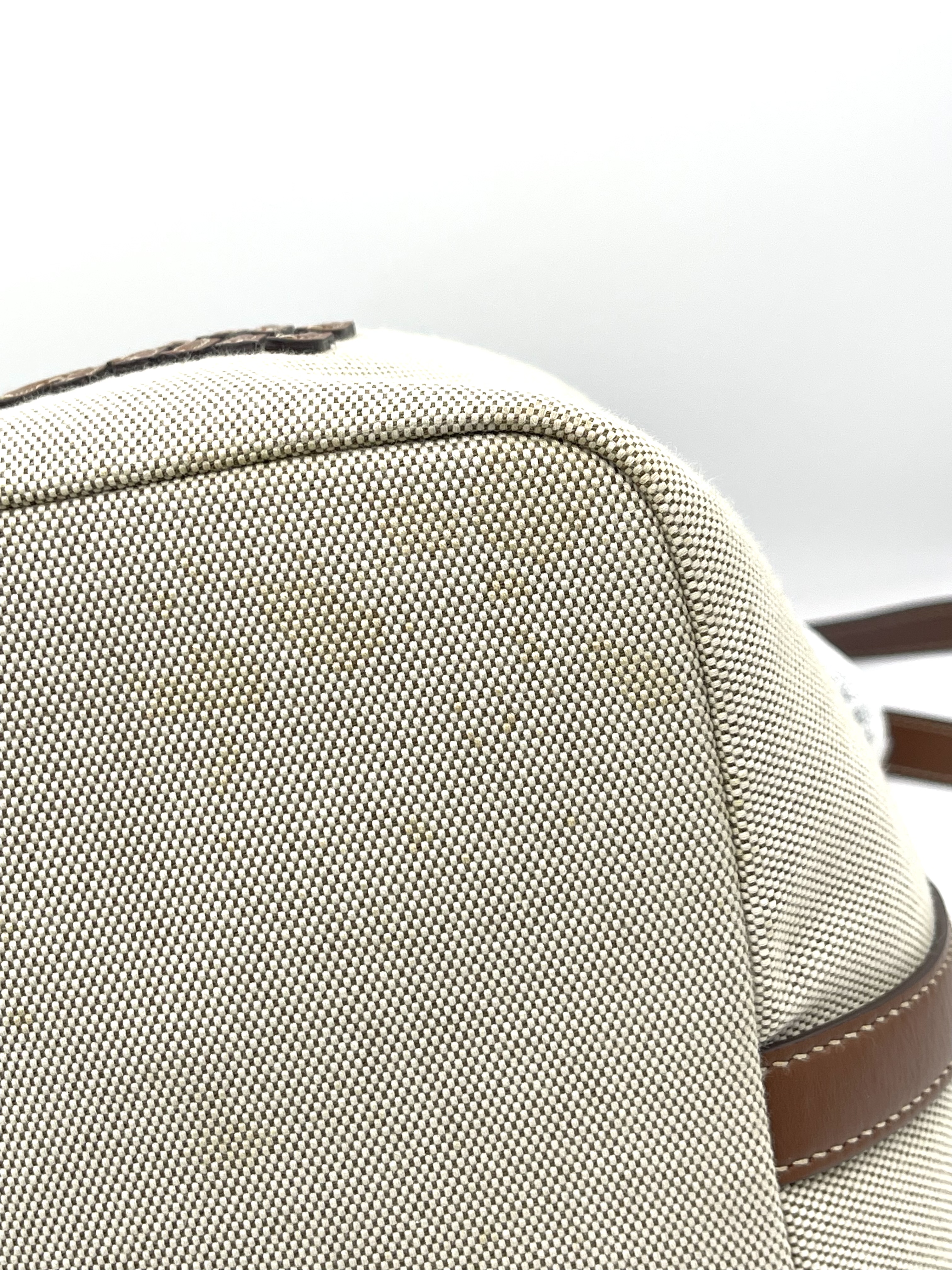 Pre-Owned MIU MIU Logo-Appliquéd Canvas / Product Code: 26041201