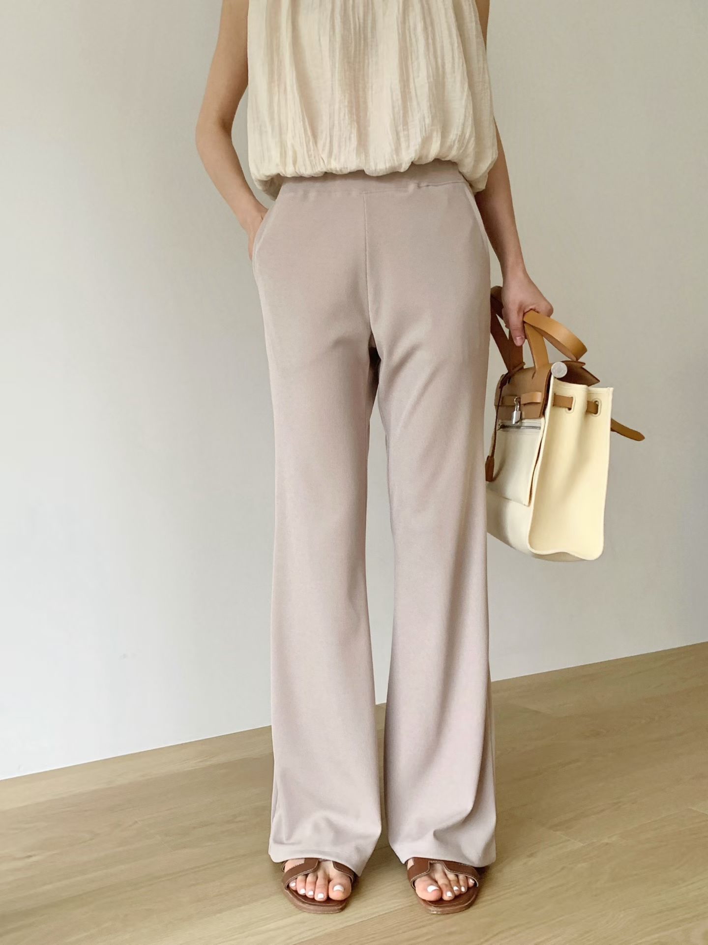 Elastic pants with pocket 