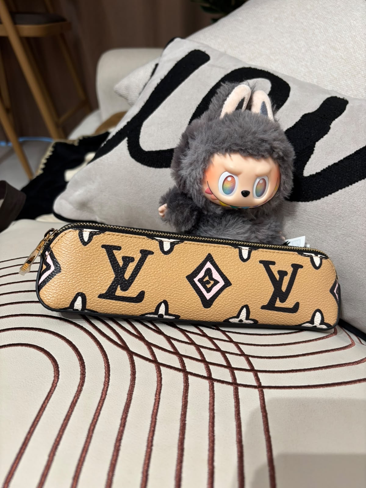 未使用品 Lv Pencil Case Multicolor 筆袋 100%Authentic, unused未使用品 ✅Dust bag