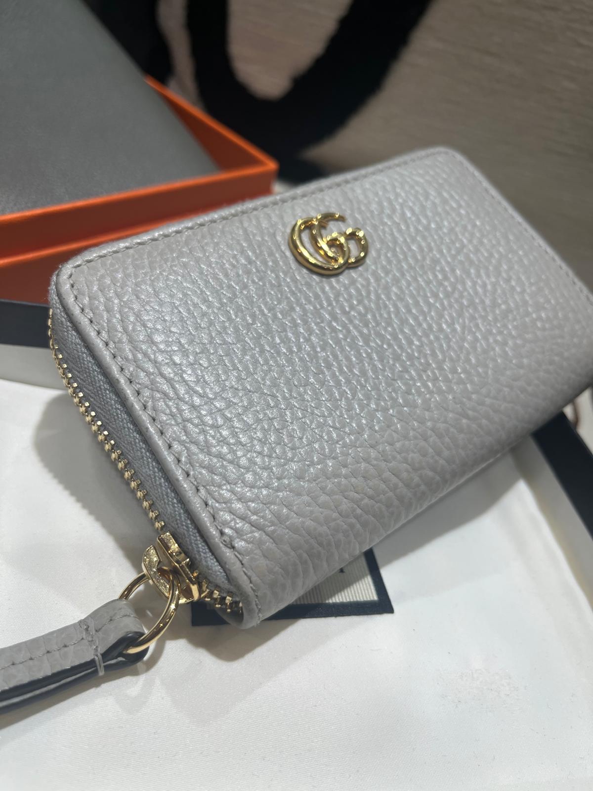 Gucci zip wallet calfskin 100%Authentic,85%new ✅dust bag