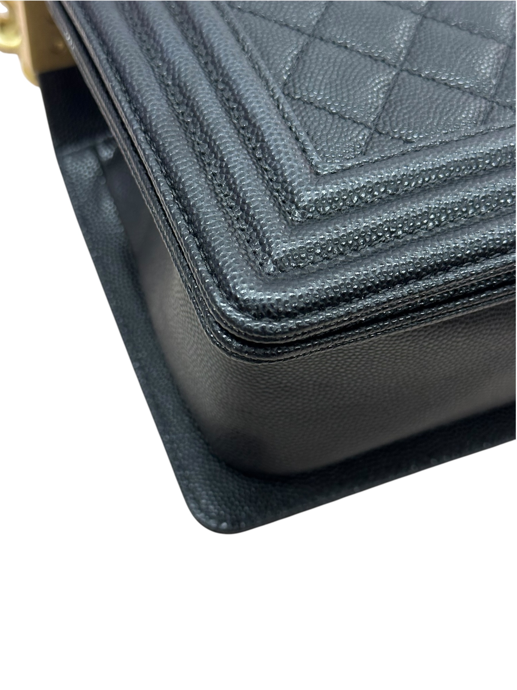 Pre-owned Chanel Boy 25 Flap Bag Calfskin / Product Code: 082103