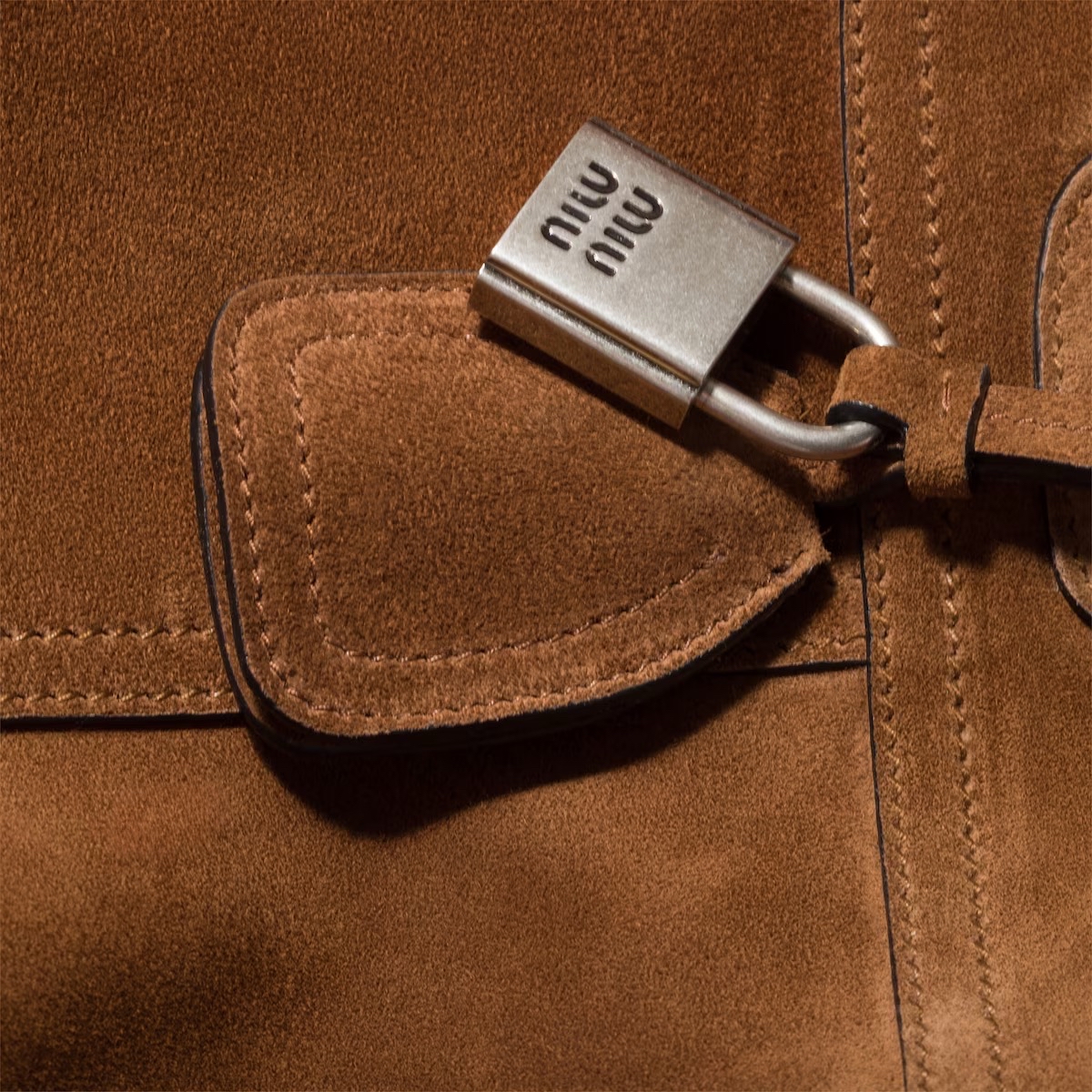 Miu Miu 女士 拉鍊手提包均碼碼50cm*13cm*30.5cm