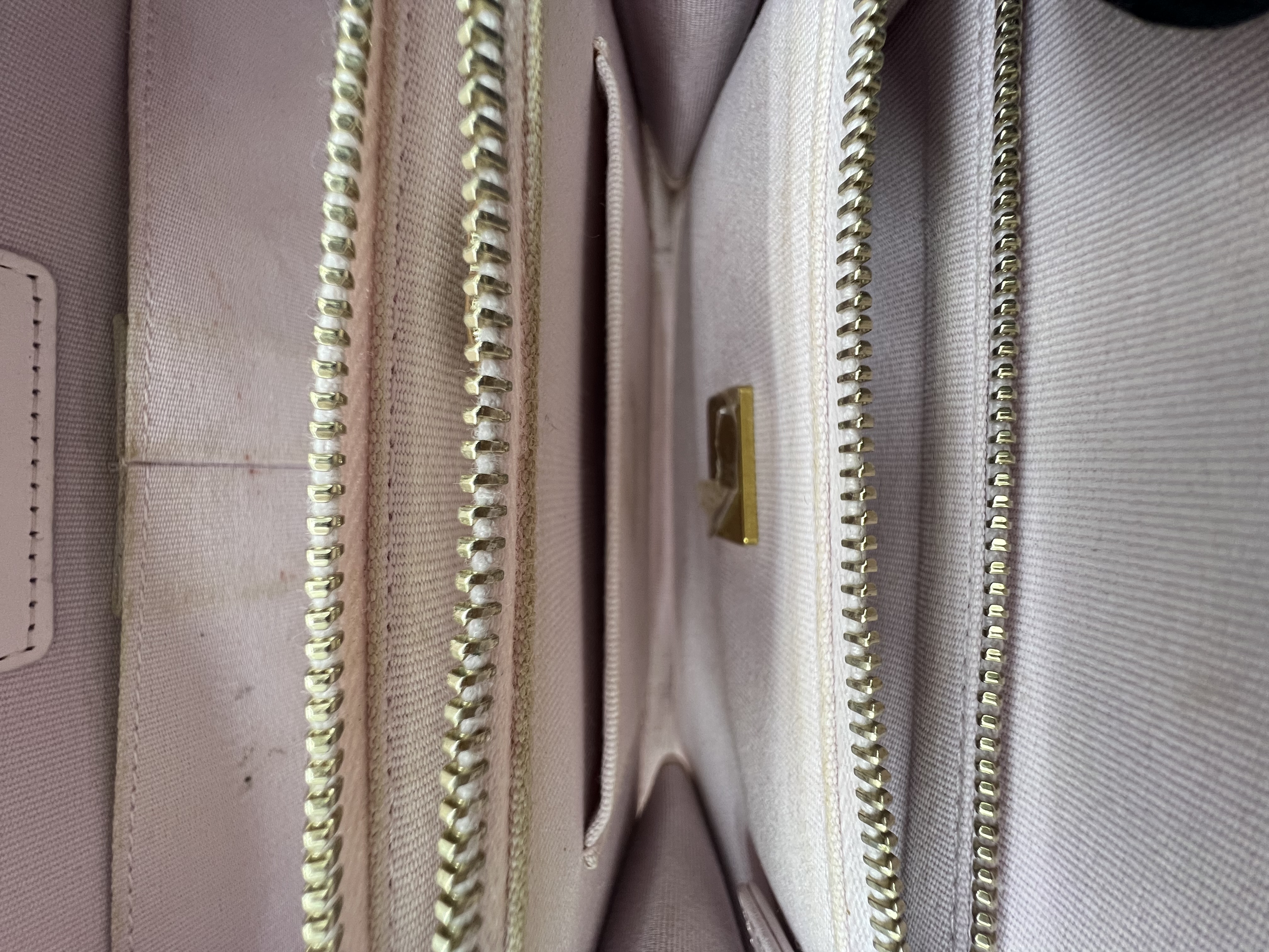 Pre-Owned CHANEL Top Handle Vanity Case Caviar Light Pink Gold Hardware / Product Code: 26041406